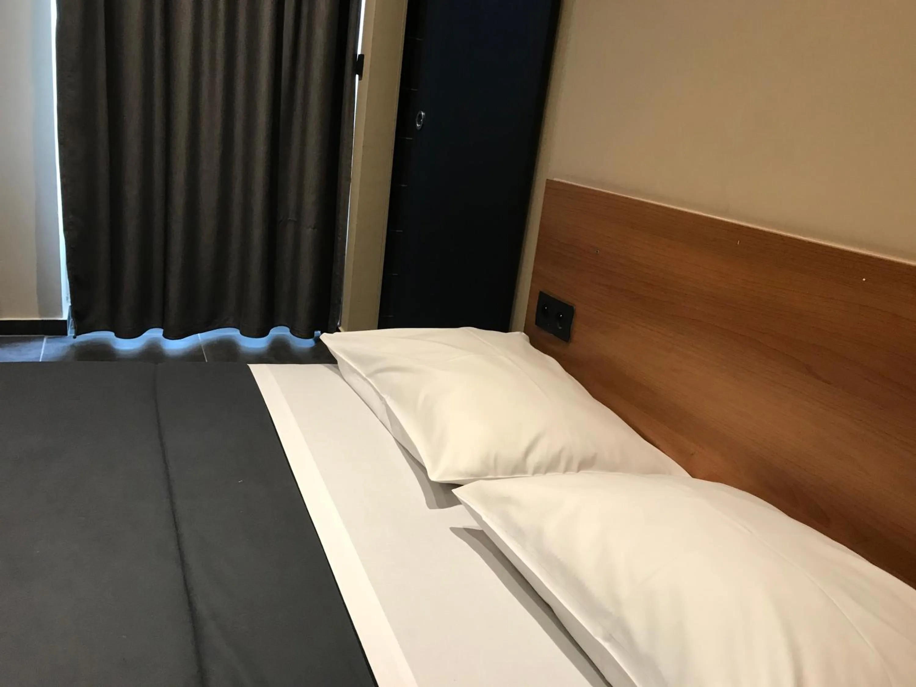 Photo of the whole room, Bed in Royal Hotel