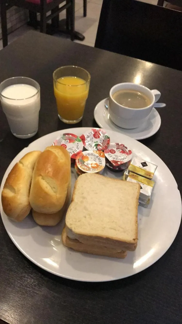 Continental breakfast in Royal Hotel