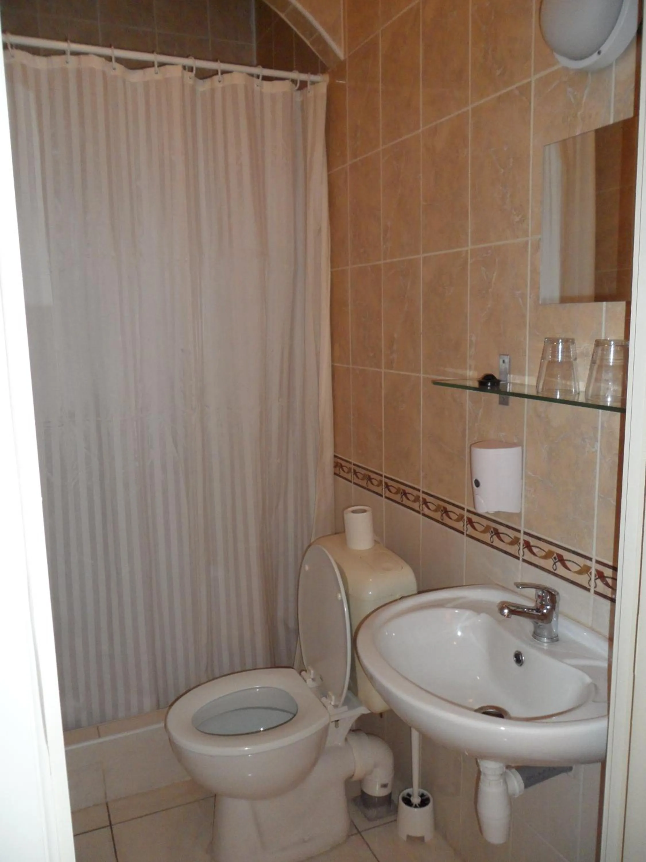 Bathroom in Royal Hotel