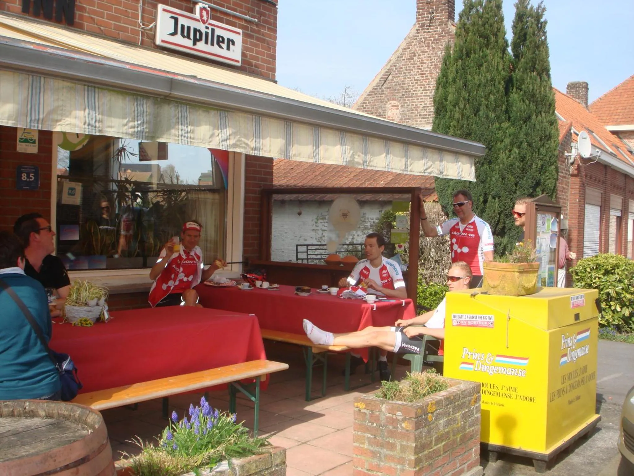 Patio in Elckerlyck Inn Hotel