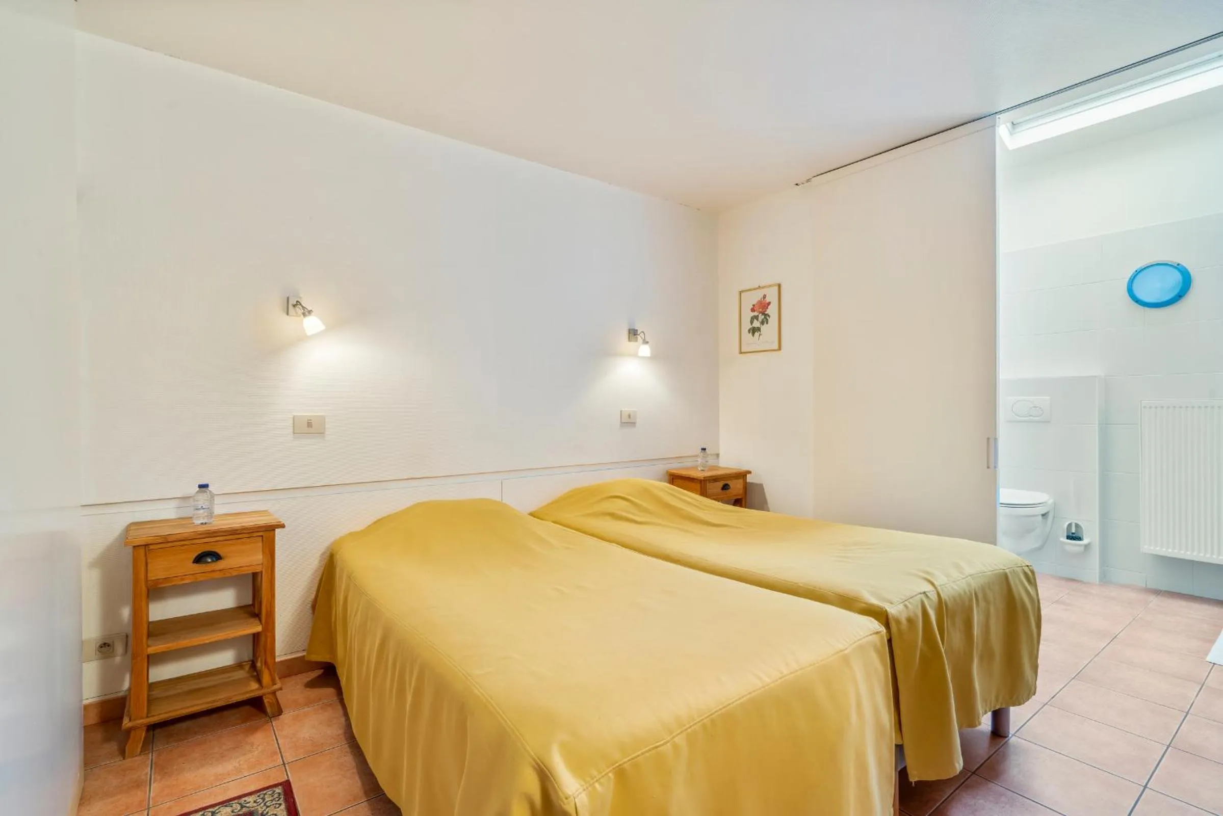 Bed in Elckerlyck Inn Hotel