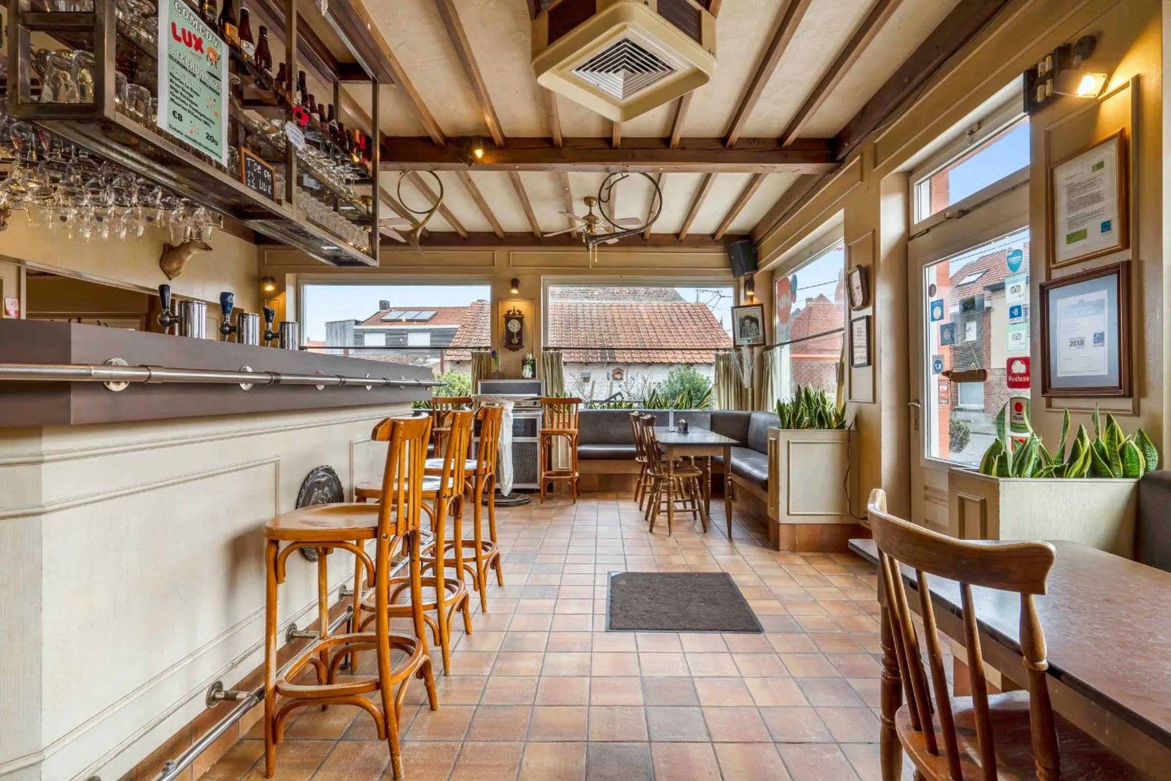 Lounge or bar in Elckerlyck Inn Hotel