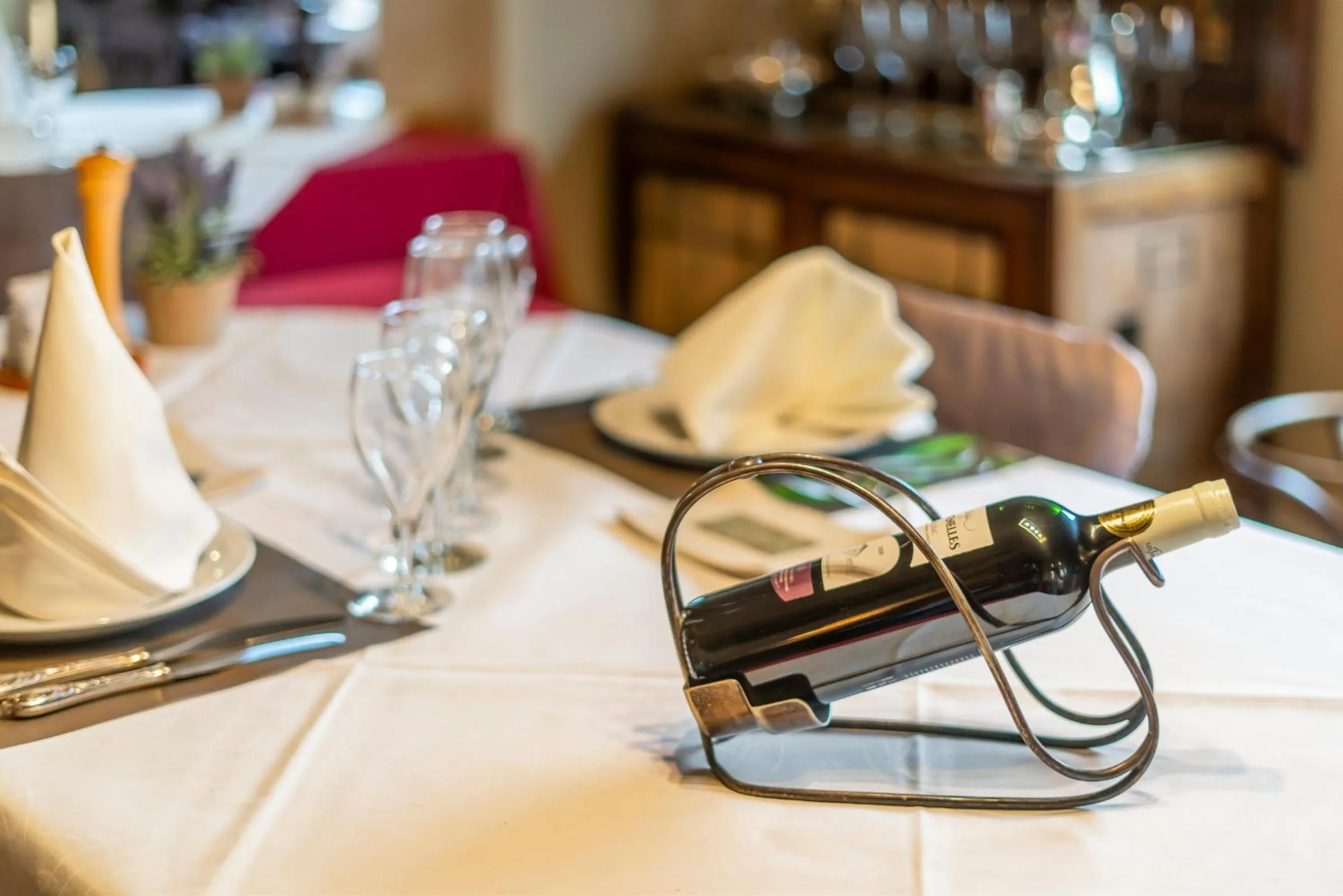 Food and drinks in Elckerlyck Inn Hotel