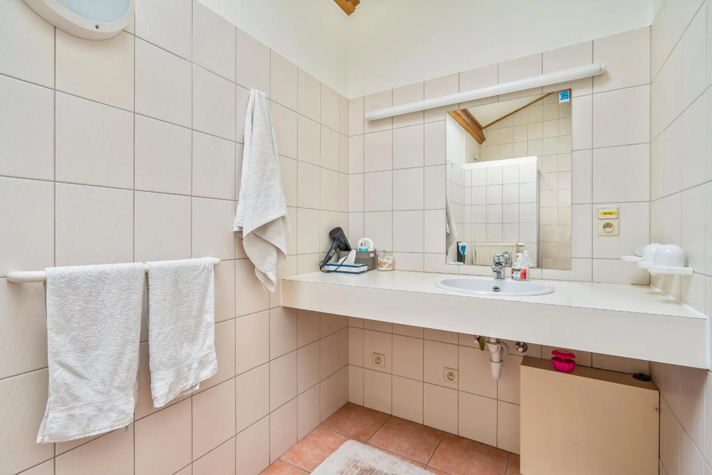 Bathroom in Elckerlyck Inn Hotel