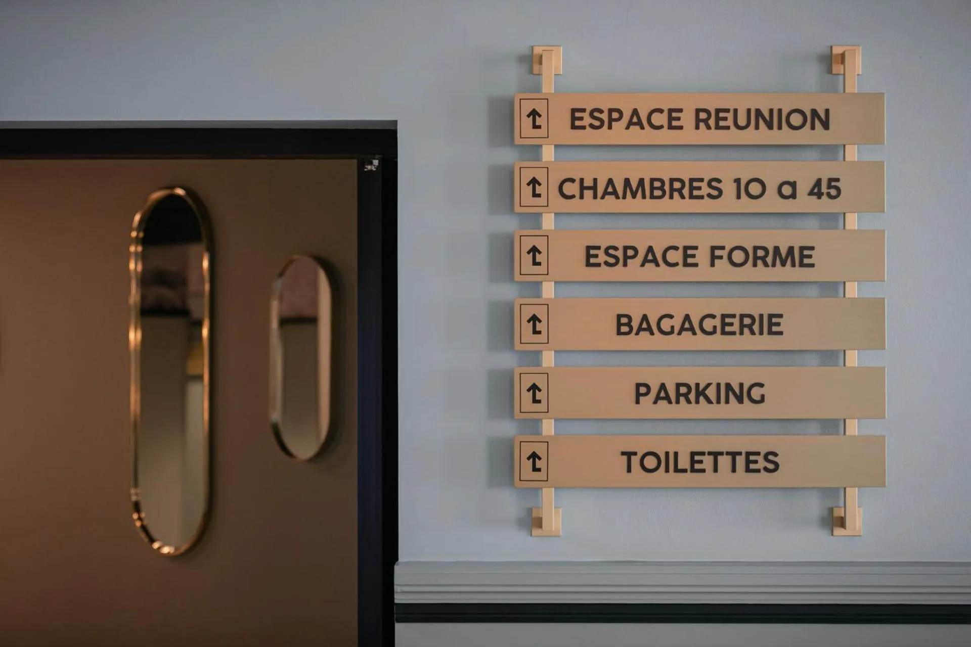 Decorative detail in Grand Hôtel Bristol