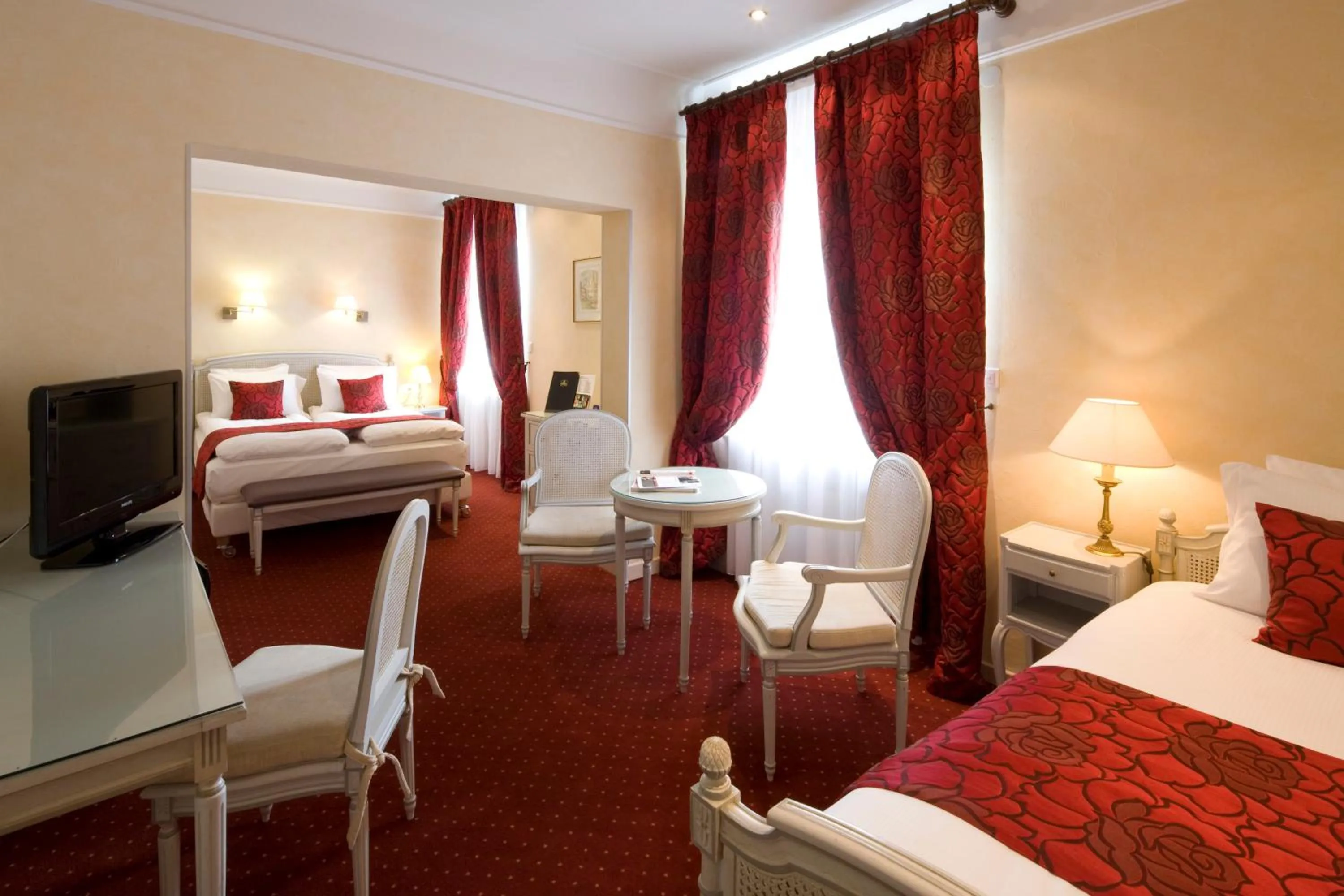 Bedroom, Bed in Grand Hôtel Bristol