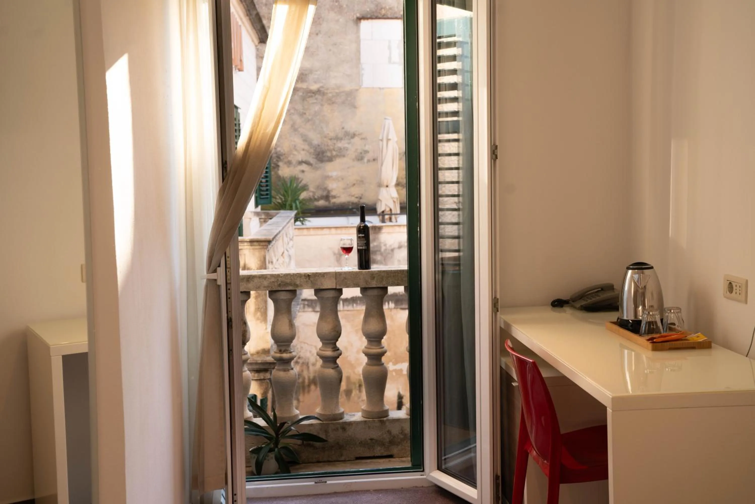 Coffee/tea facilities in Slavija Culture Heritage Hotel