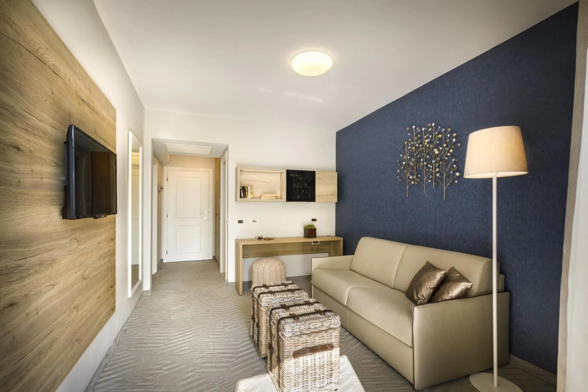 TV and multimedia in Aminess Younique Lume Hotel