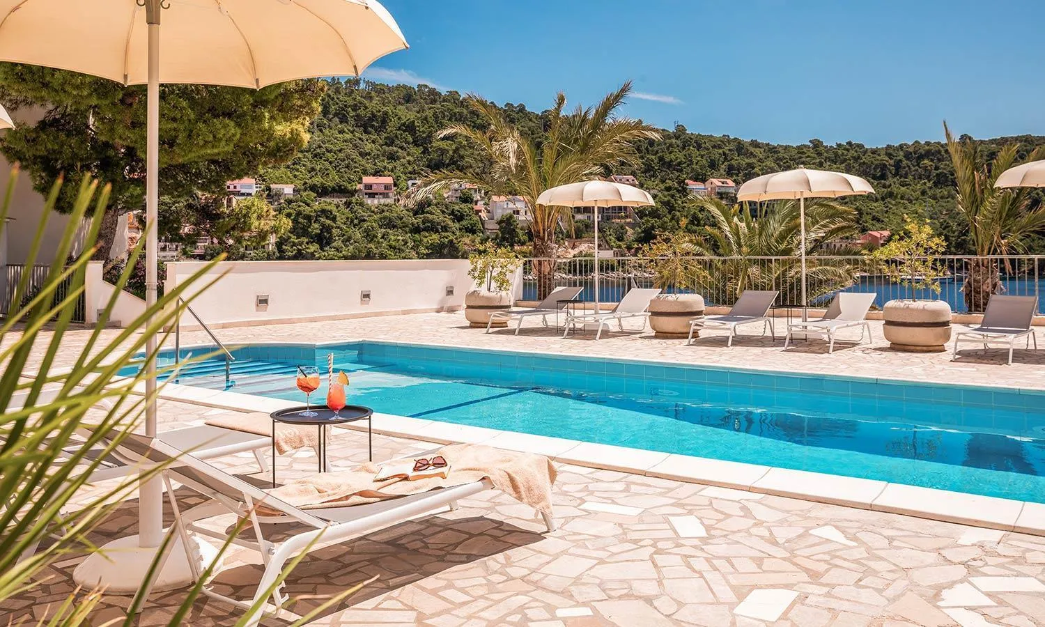 Day in Aminess Younique Lume Hotel