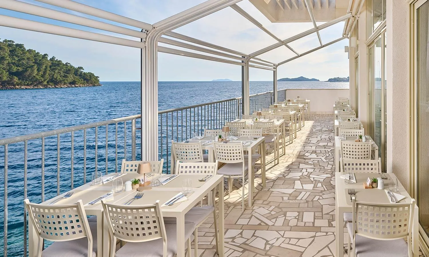 Restaurant/places to eat in Aminess Younique Lume Hotel