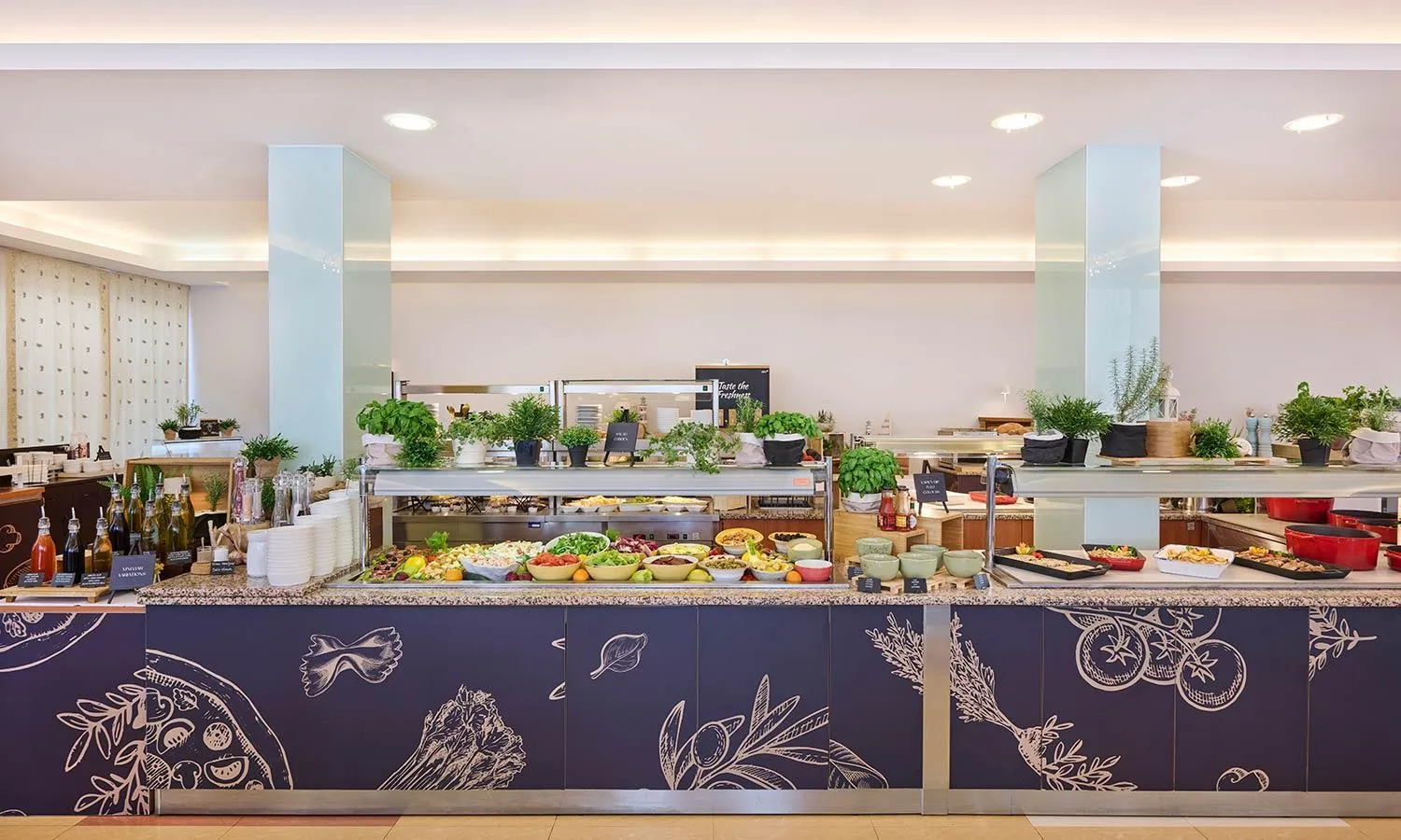 Restaurant/places to eat in Aminess Younique Lume Hotel