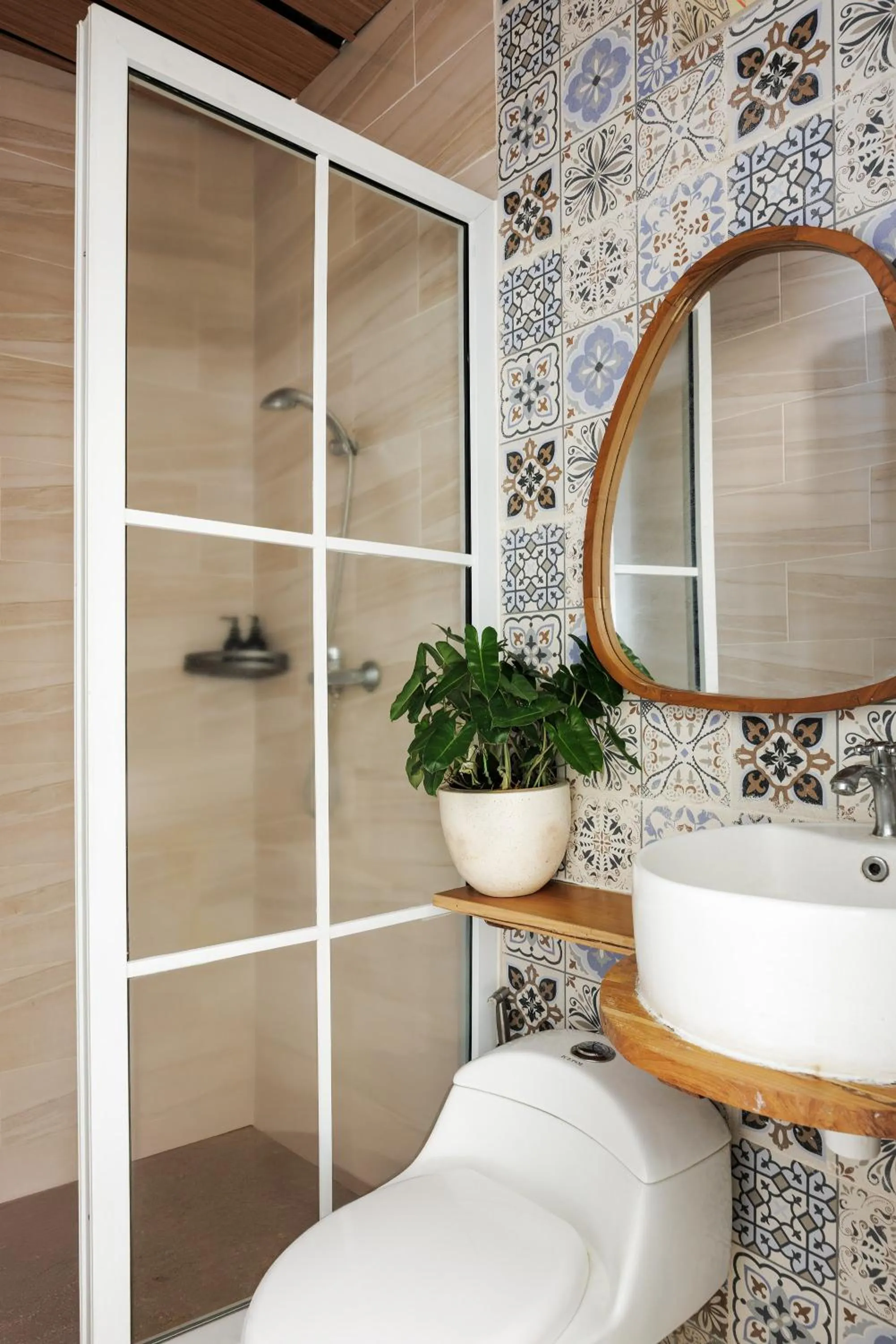 Shower in Deva Bali Apartement