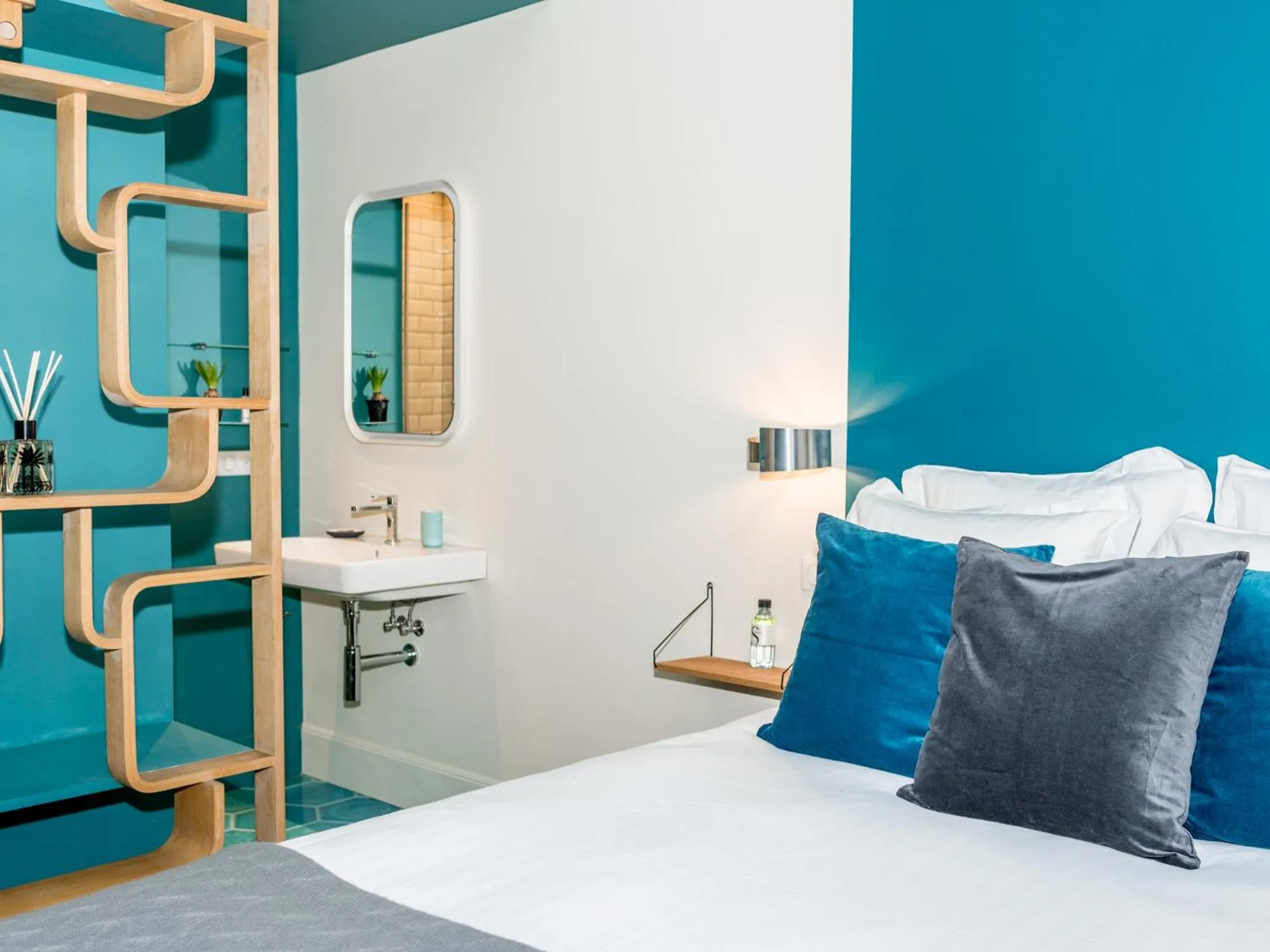 Photo of the whole room, Bed in 1er Etage SoPi-Montmartre