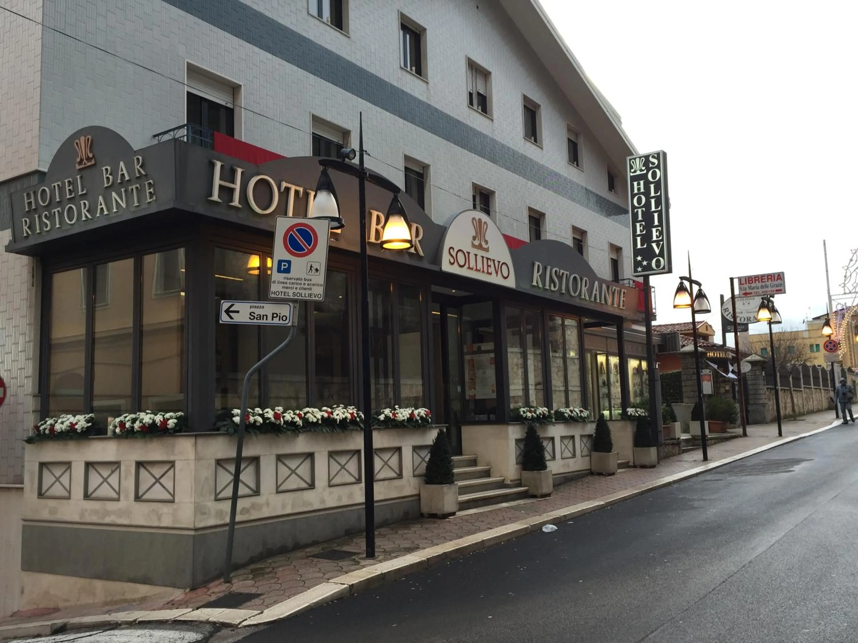 Facade/entrance in Hotel Sollievo