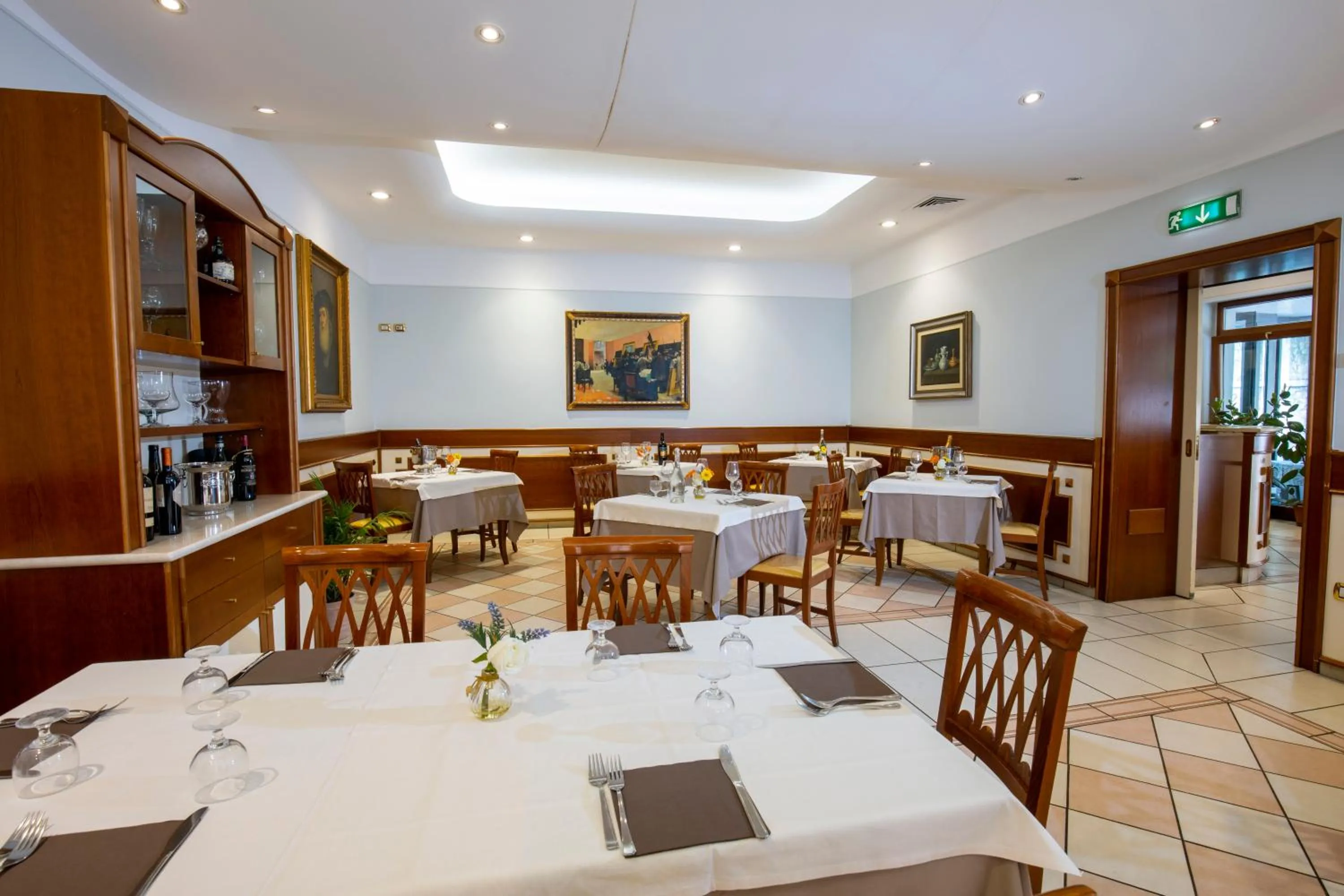 Restaurant/places to eat in Hotel Sollievo