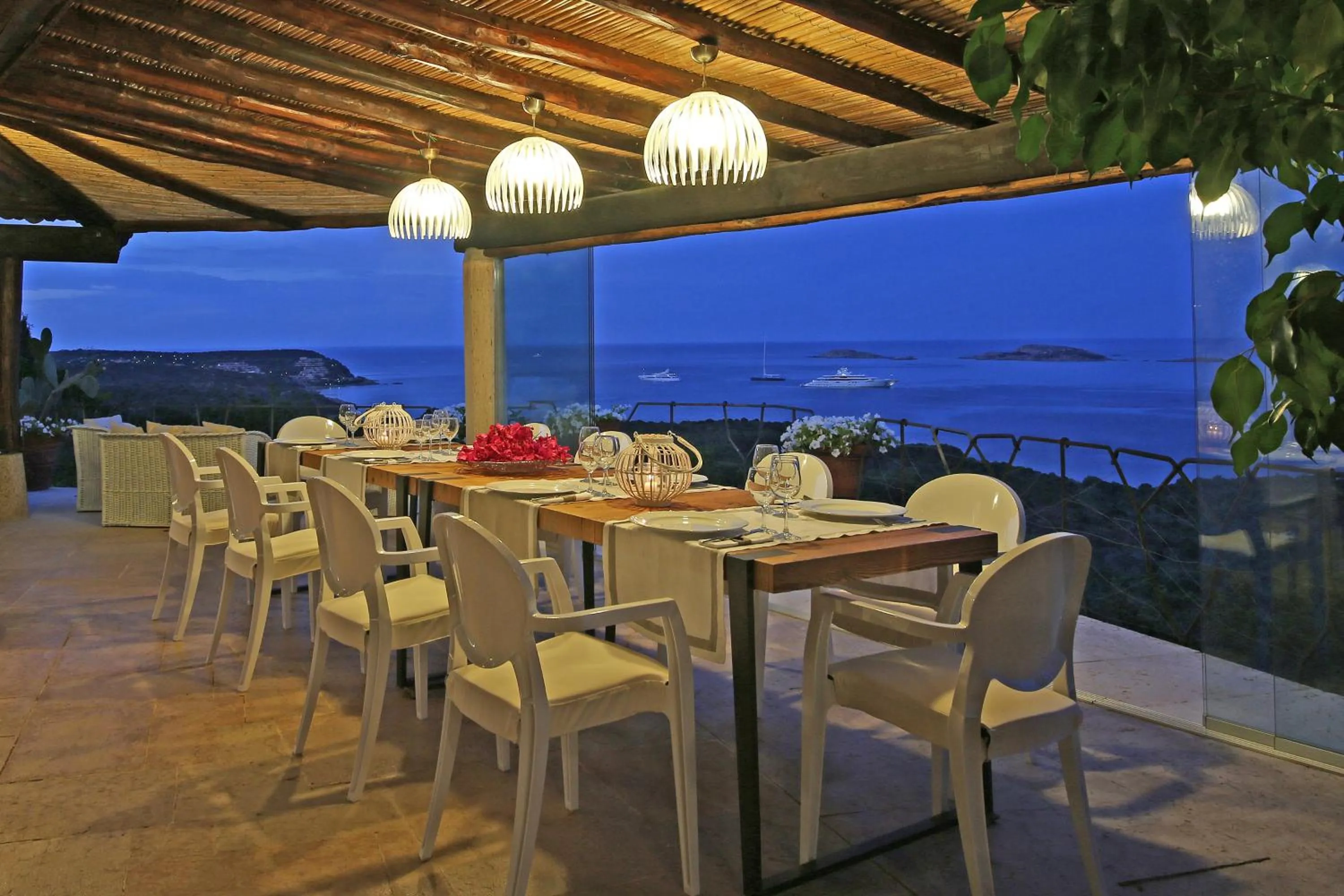 Restaurant/places to eat in Villa Anna