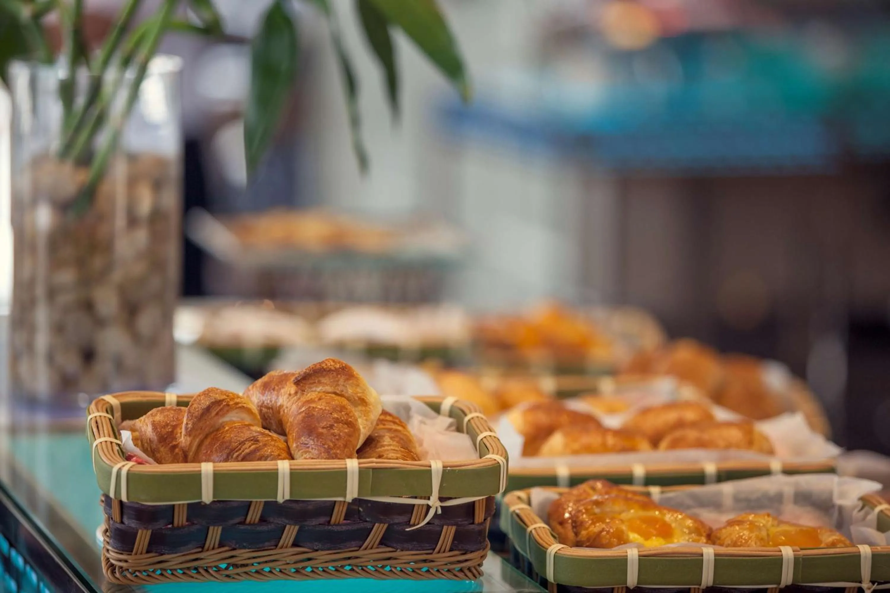 Restaurant/places to eat in Al Ahsa Grand Serviced Apartment