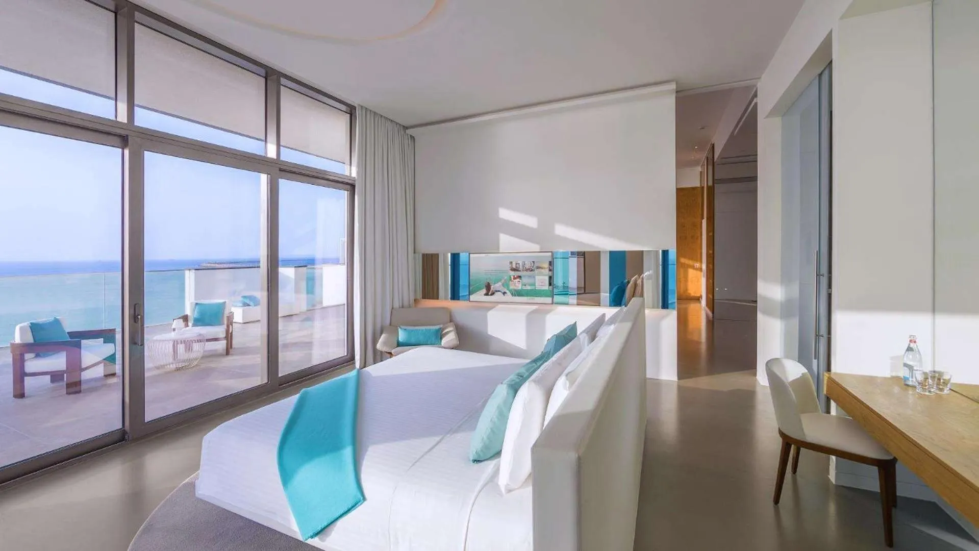 Photo of the whole room, Bed in Nikki Beach Resort & Spa Dubai