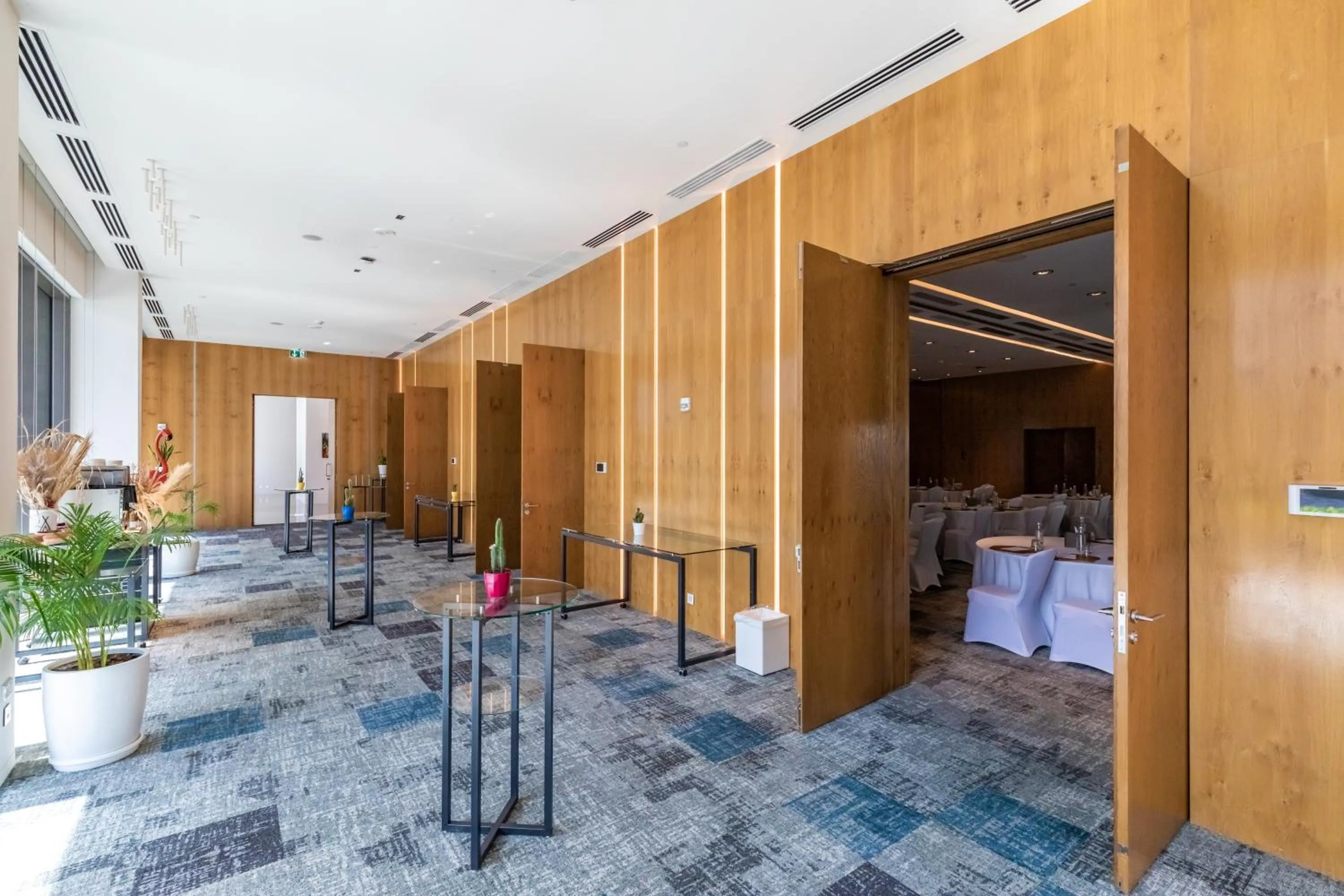 Restaurant/places to eat in Nikki Beach Resort & Spa Dubai