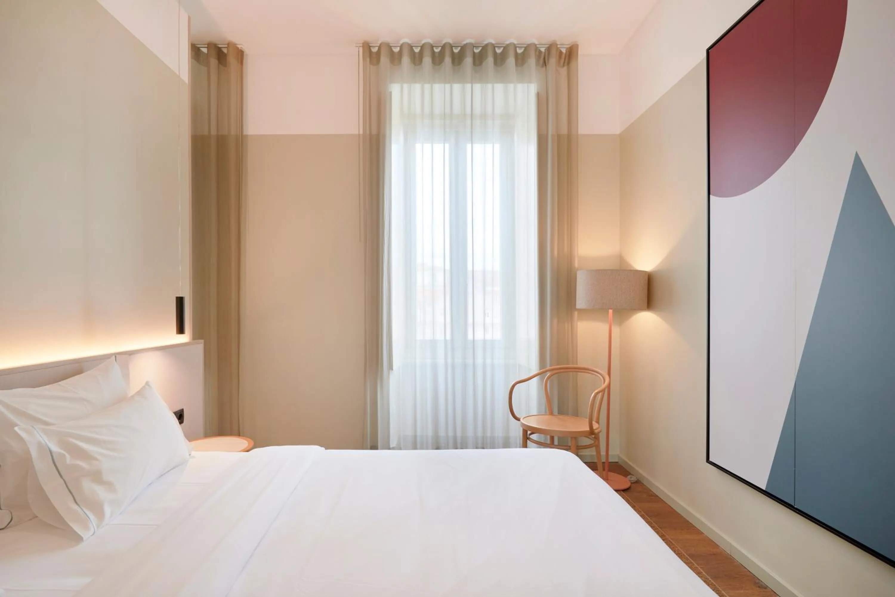 Bedroom, Bed in OnJ S. Lazaro Lisboa