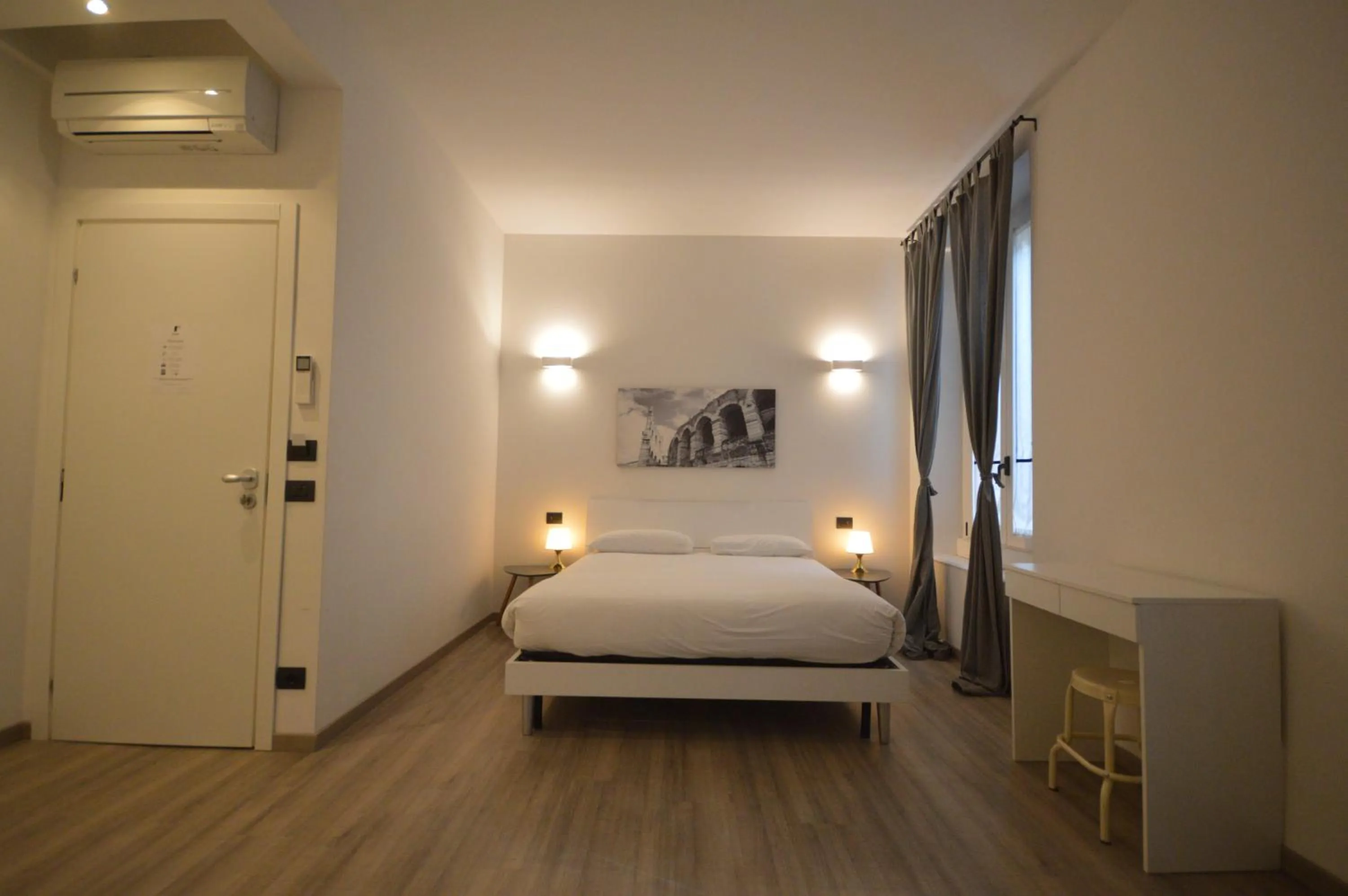 Bedroom, Bed in Room Verona Ai Conti