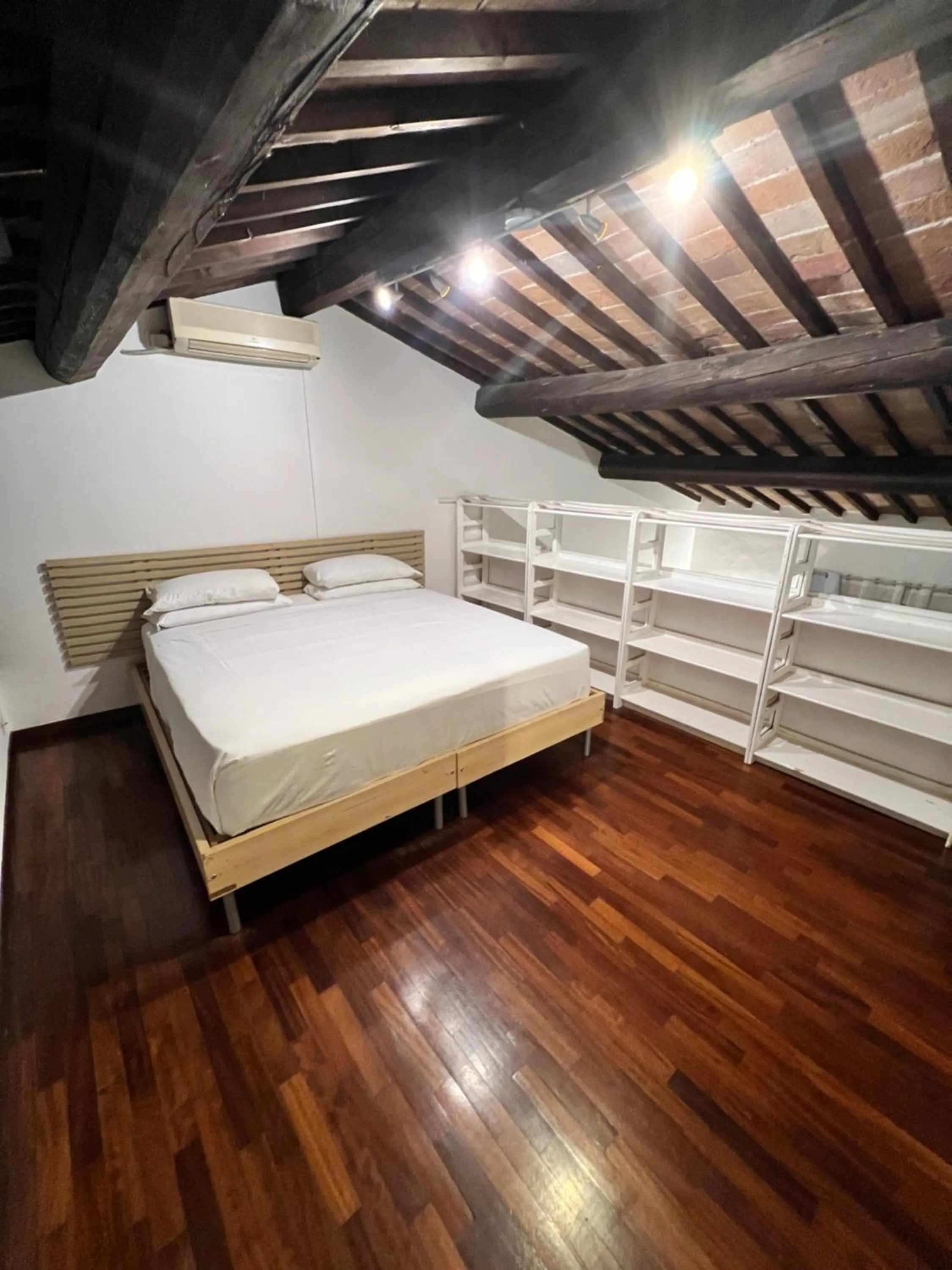 Bed in Room Verona Ai Conti