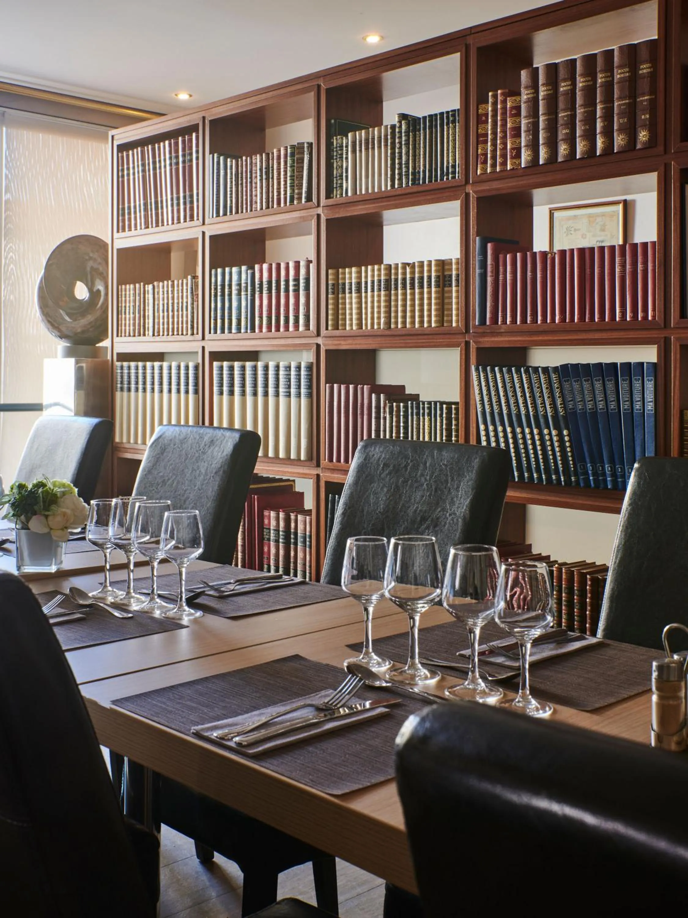 Restaurant/places to eat in Hôtel Charlemagne by Happyculture