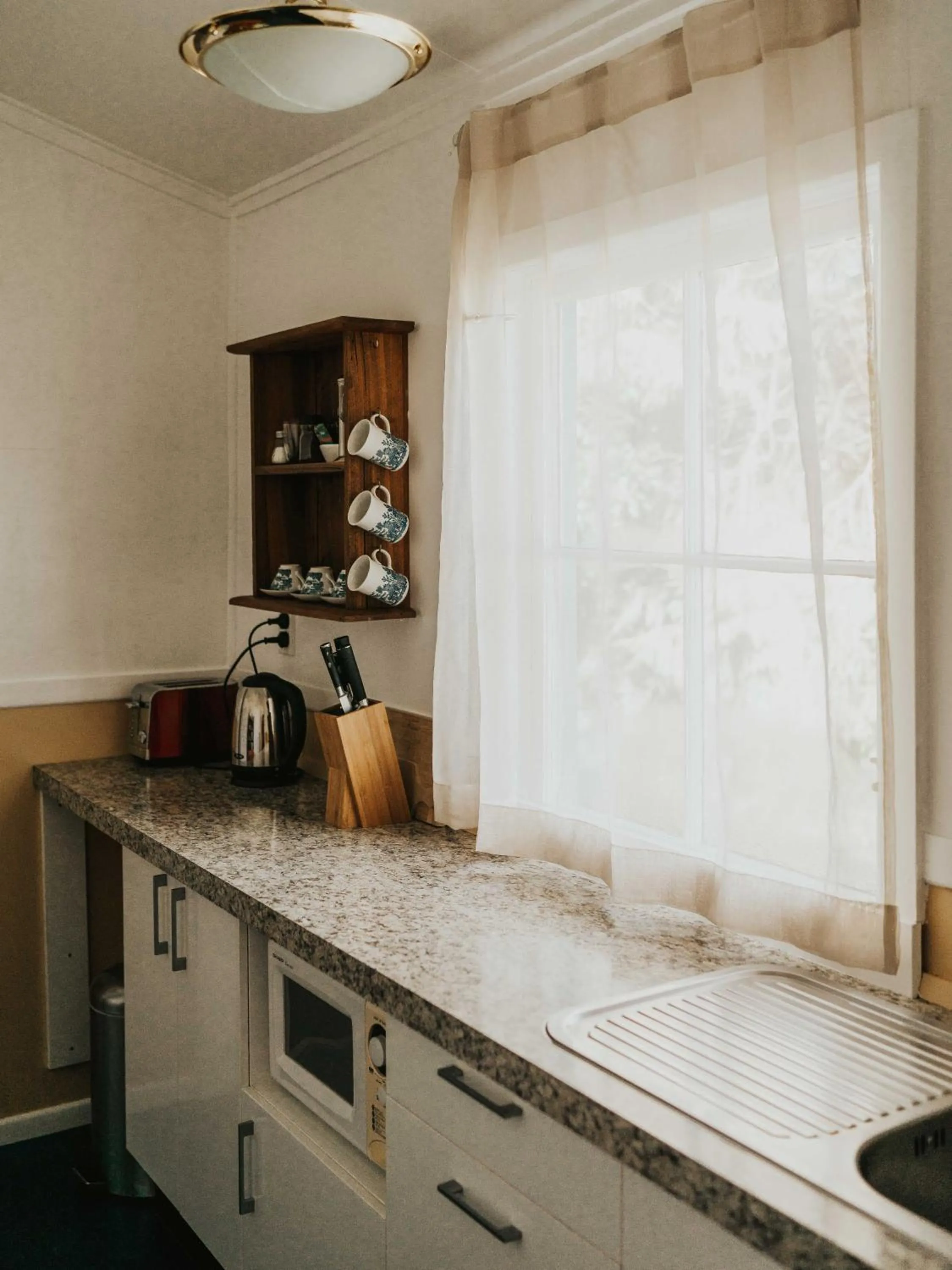 Kitchen or kitchenette in Tongariro Crossing Lodge
