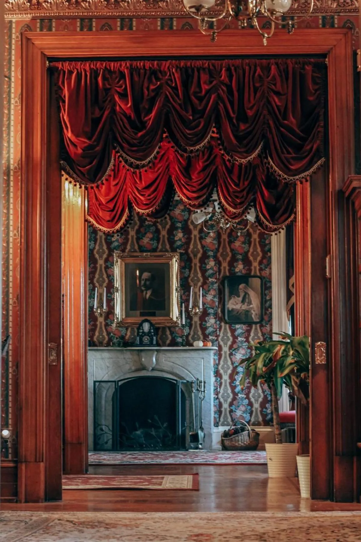 Lobby or reception in The Emig Mansion