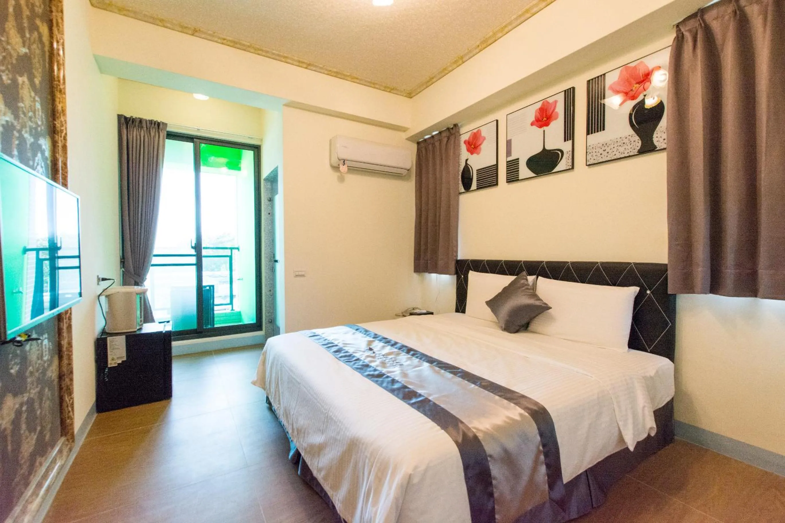 Photo of the whole room, Bed in Melinda Resort