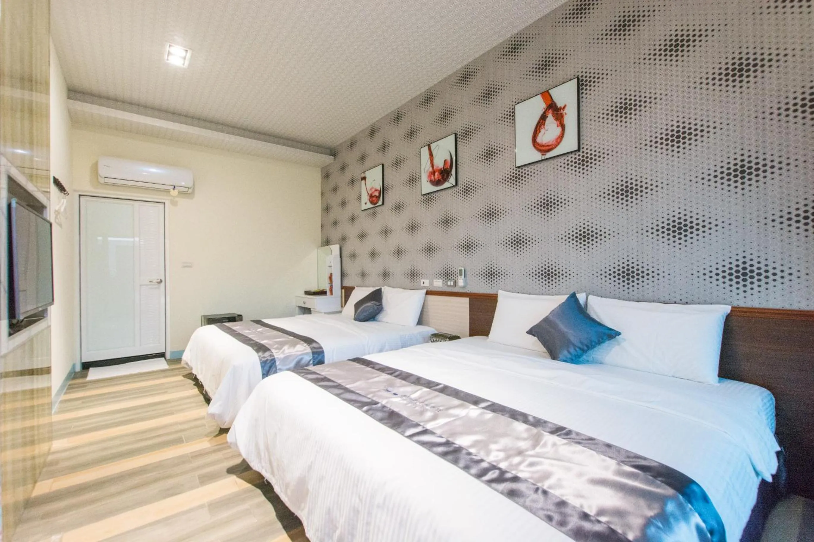 Photo of the whole room, Bed in Melinda Resort