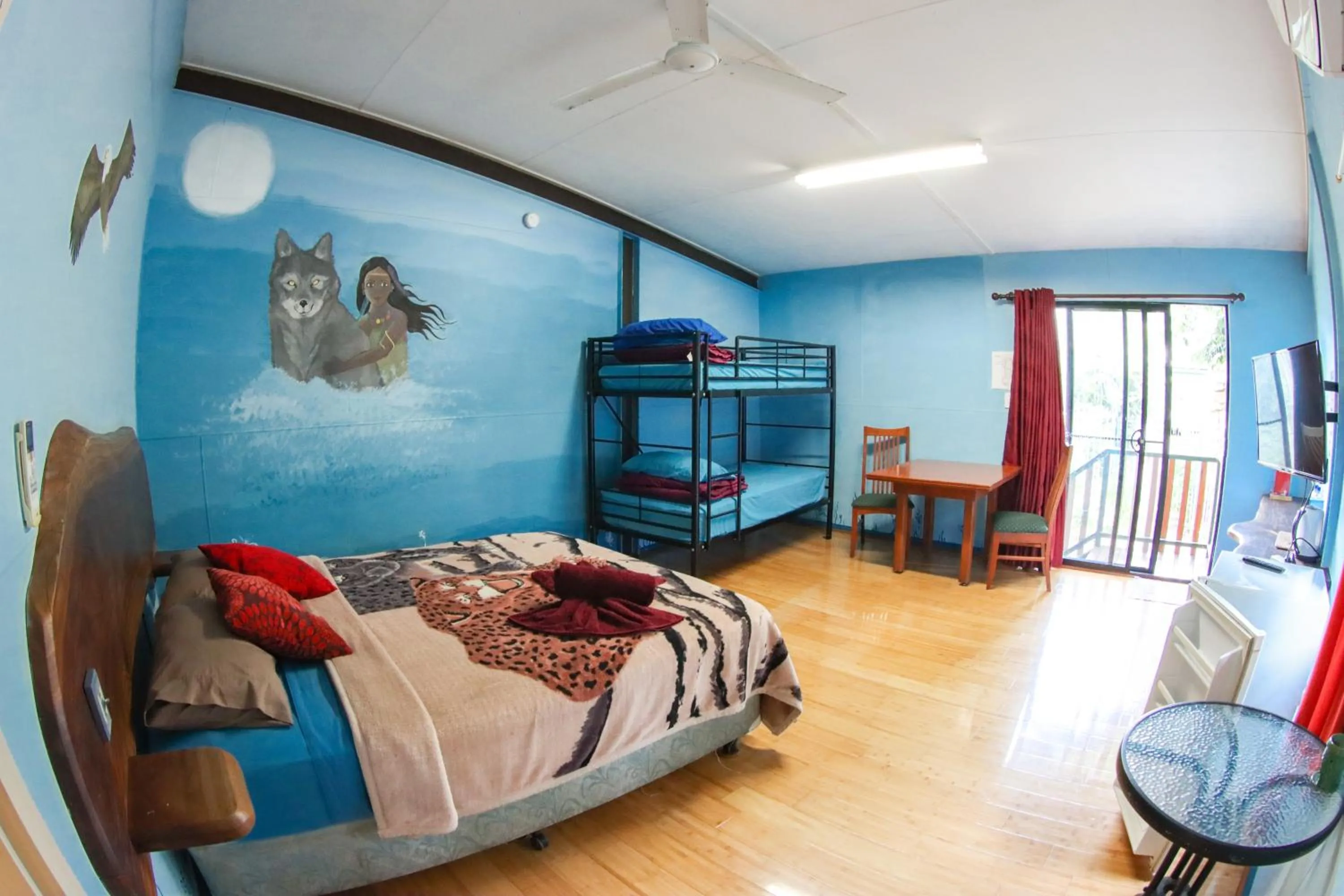 Photo of the whole room, Bed in Batchelor Butterfly Farm