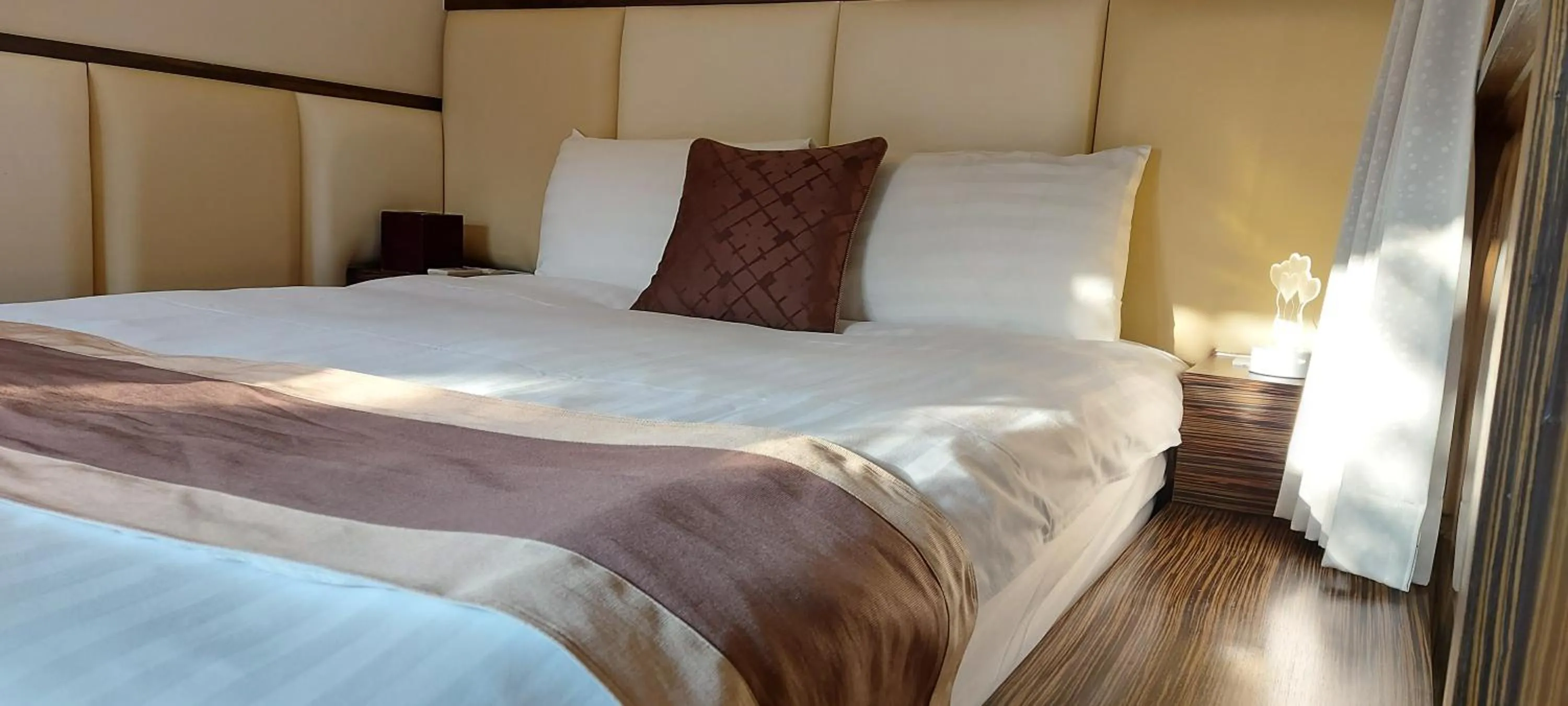 Bedroom, Bed in The House of Water