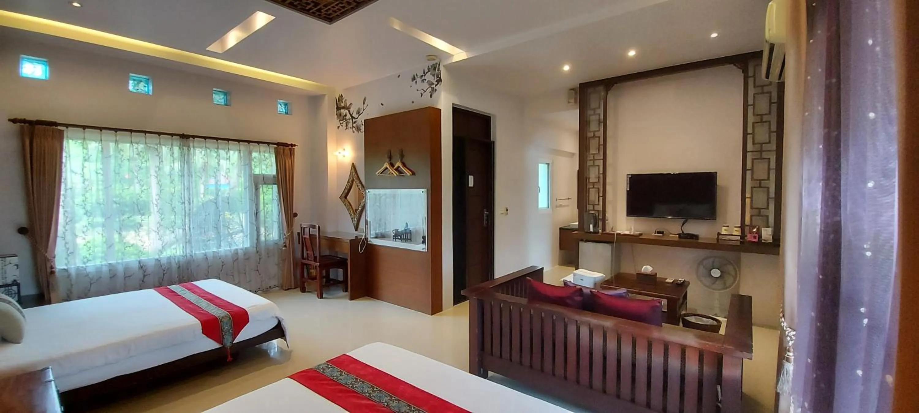 Living room, Bed in The House of Water