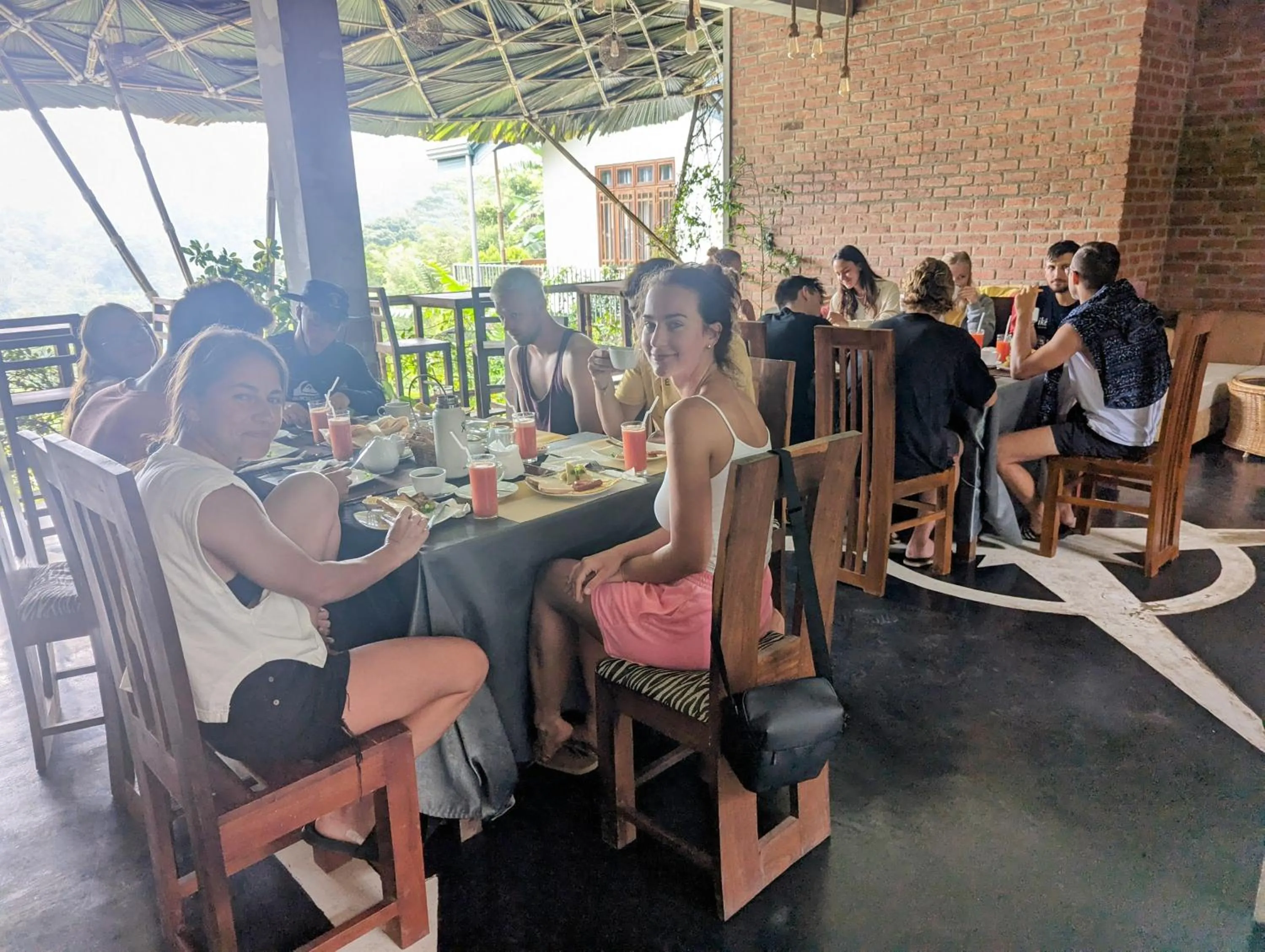 Restaurant/places to eat in Ella Dream Mount