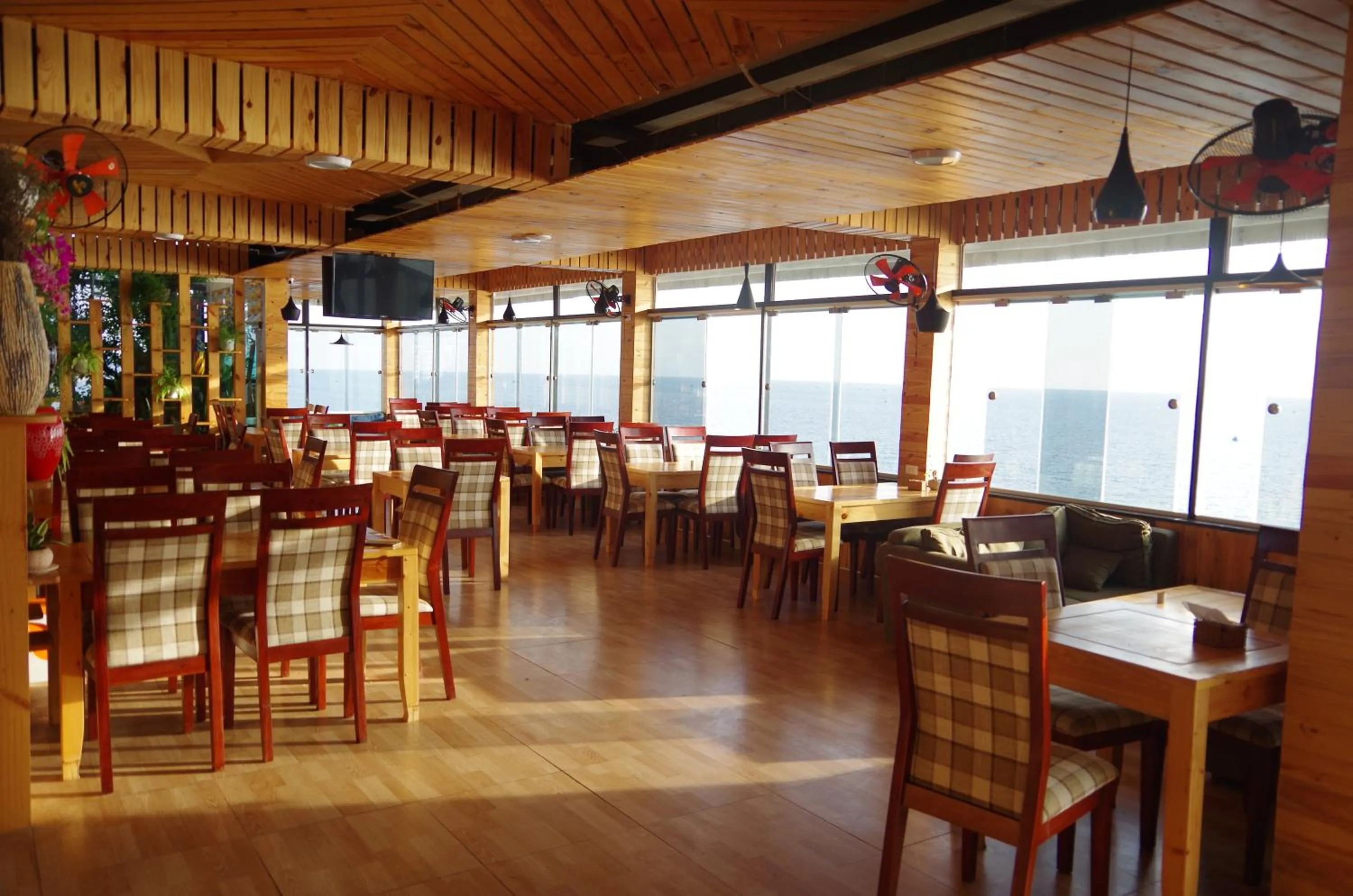 Restaurant/places to eat in Ngoc Chau Phu Quoc Hotel