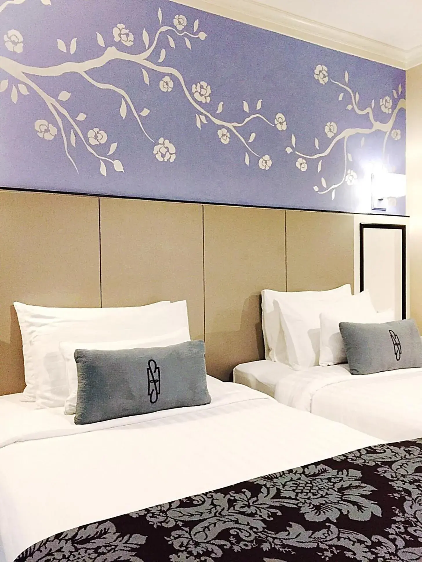 Deluxe Twin Room in Sara's Hotel Deluxe Twin Room in Sara's Hotel