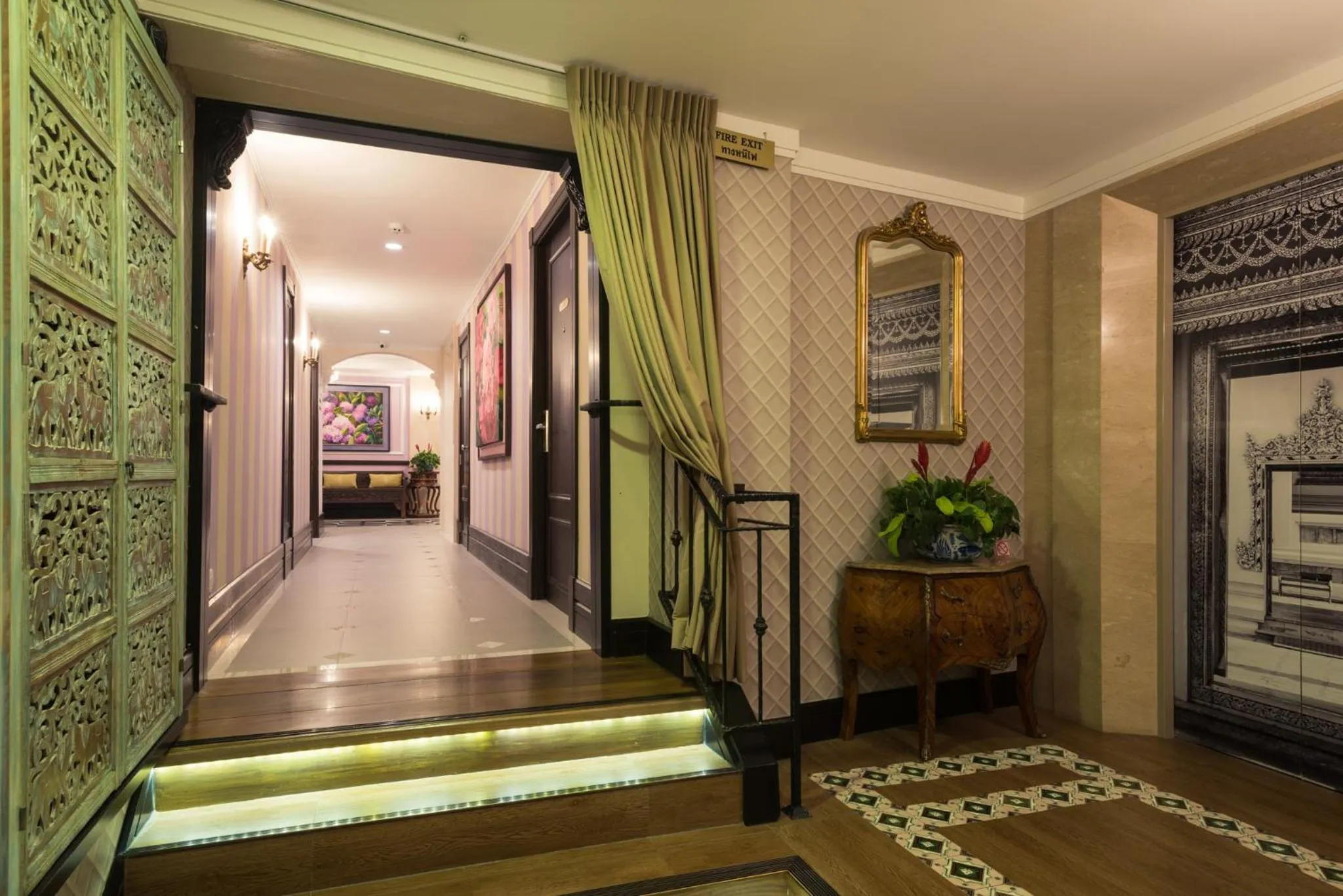 Property building in Sara's Hotel