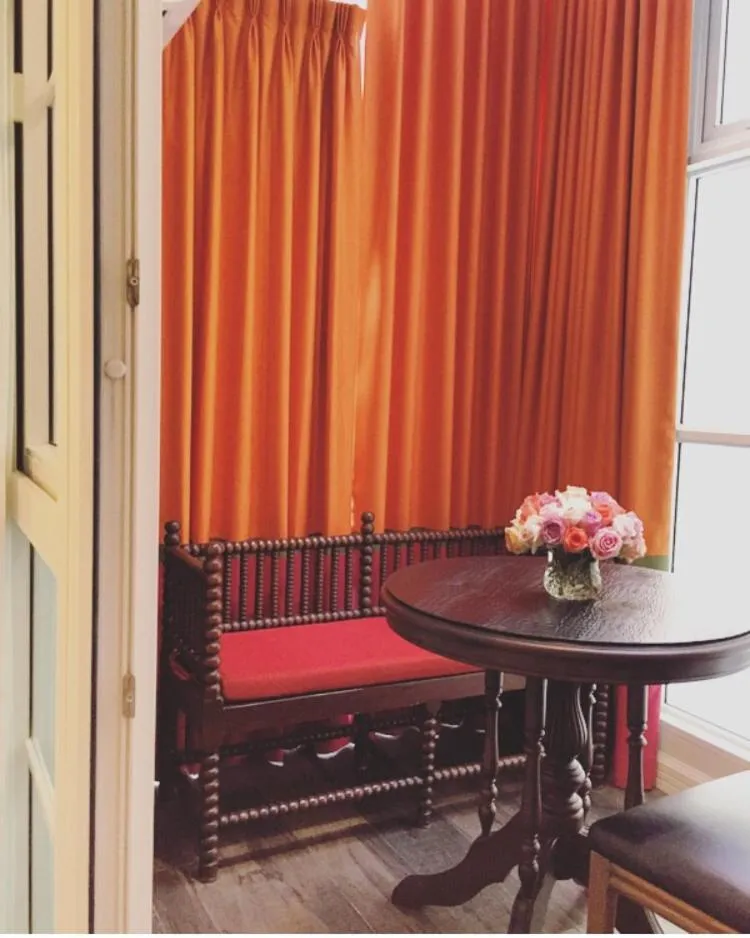 Seating area in Sara's Hotel