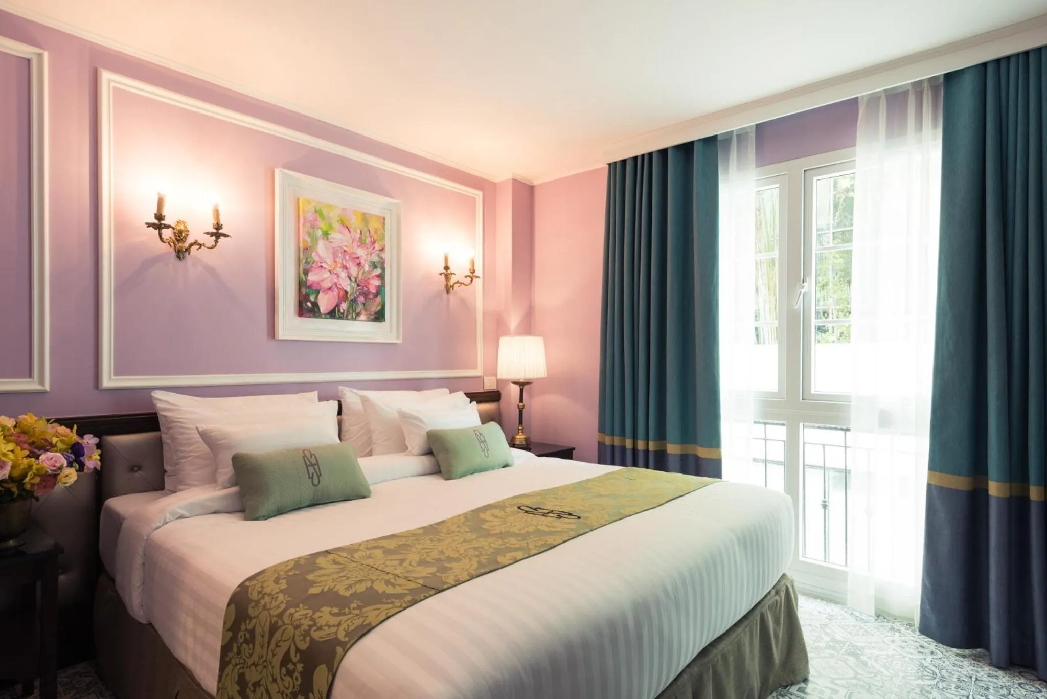 Bedroom, Bed in Sara's Hotel