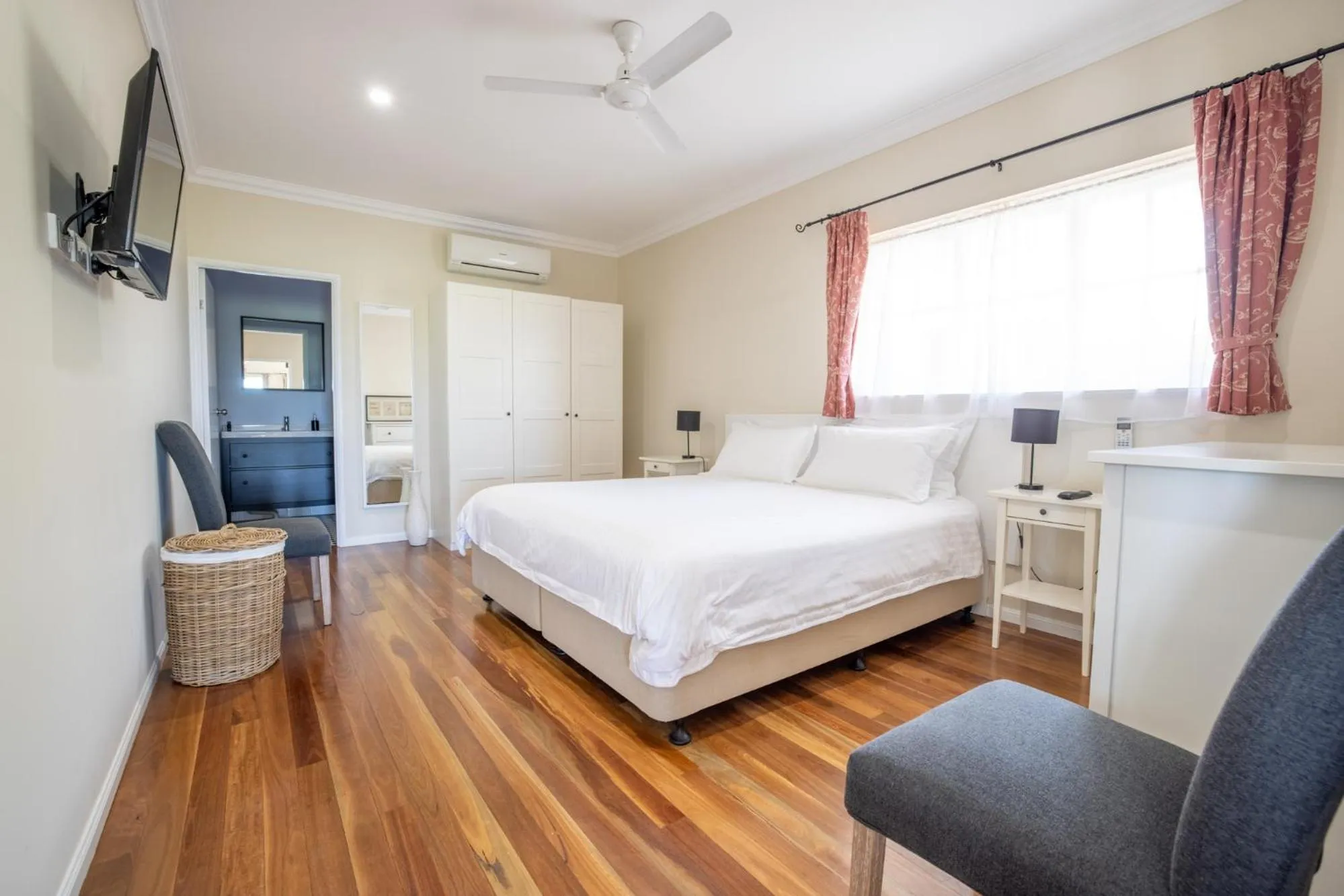 Bed in Kernow - Minimum age 18