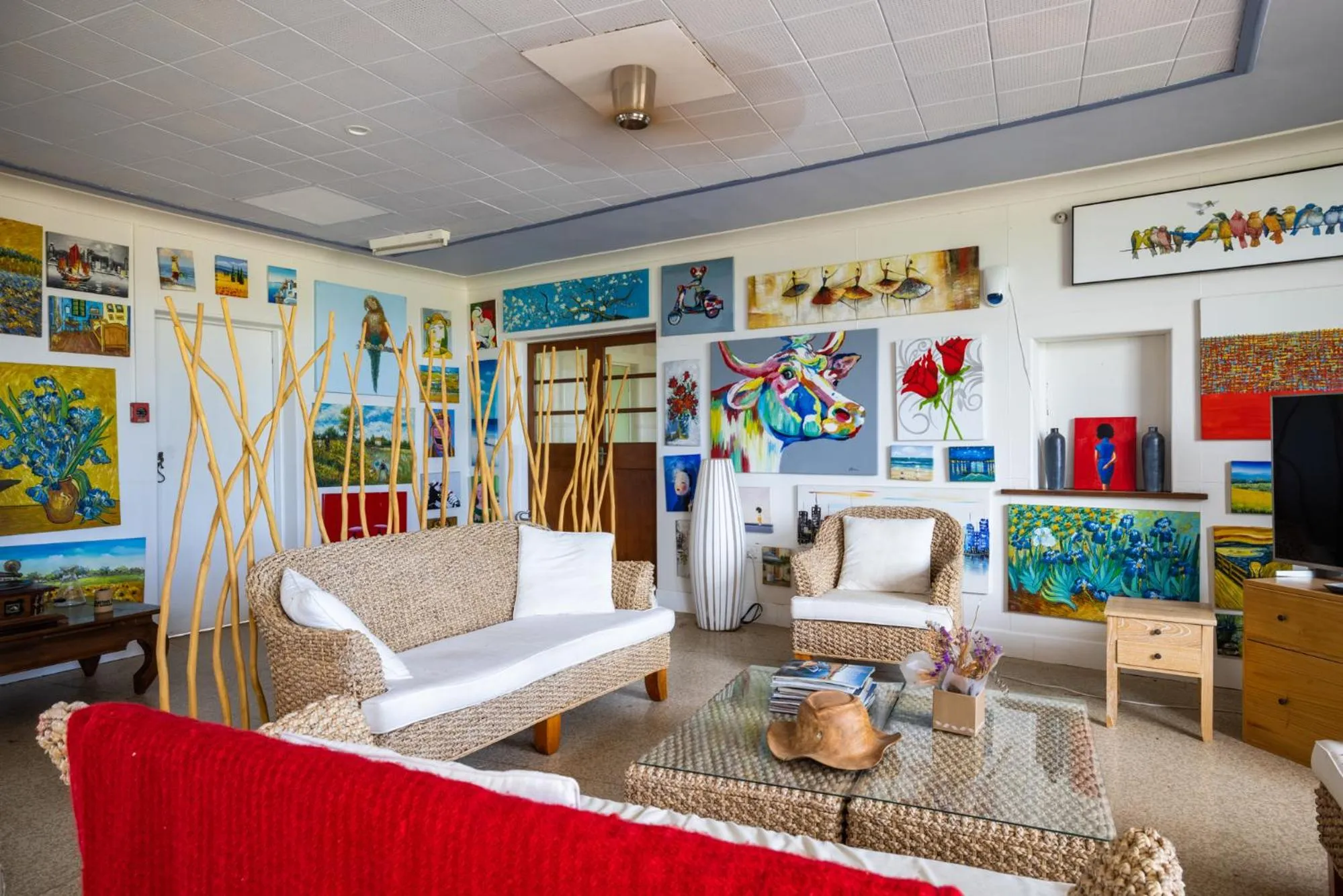 Communal lounge/ TV room in Kernow - Minimum age 18