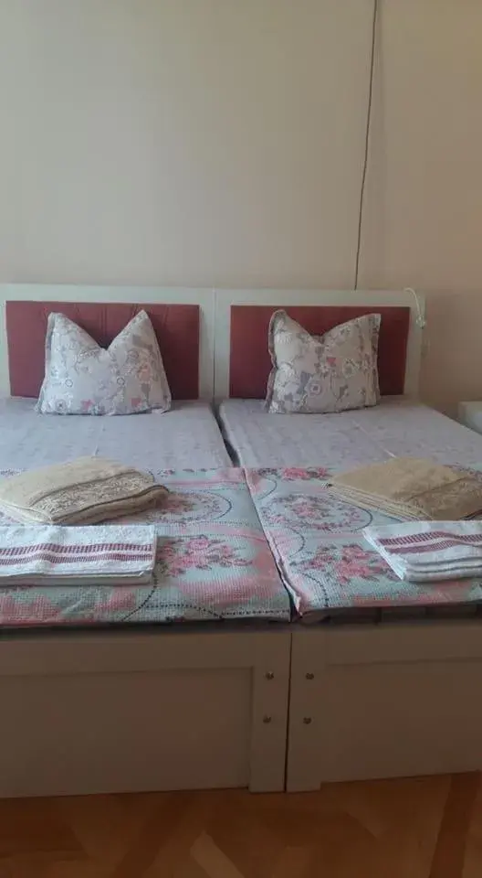 Twin Room with Balcony in Hotel Renesans Twin Room with Balcony in Hotel Renesans