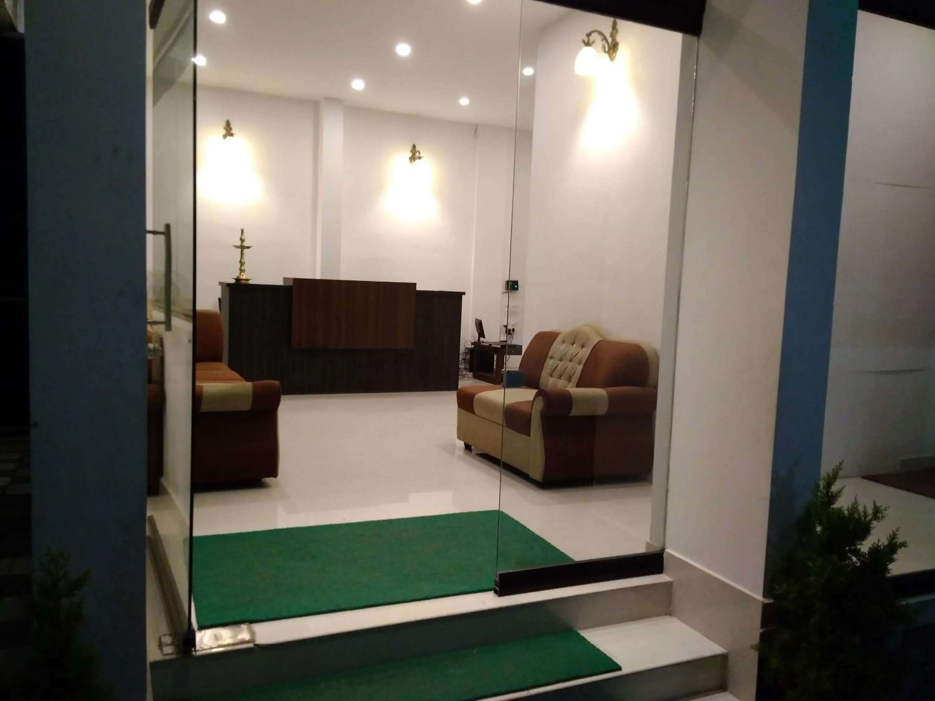 Facade/entrance in Highrange Plaza