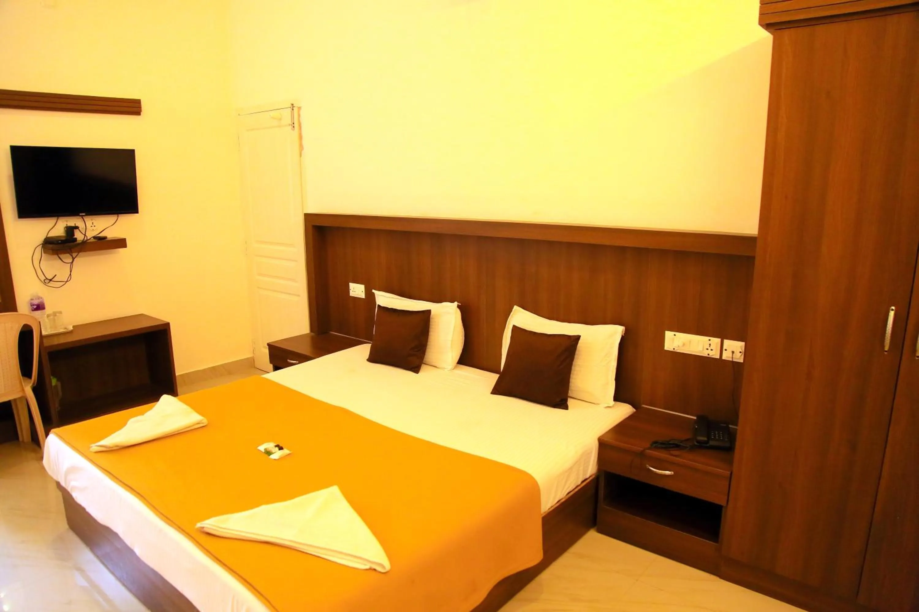 Bed in Highrange Plaza