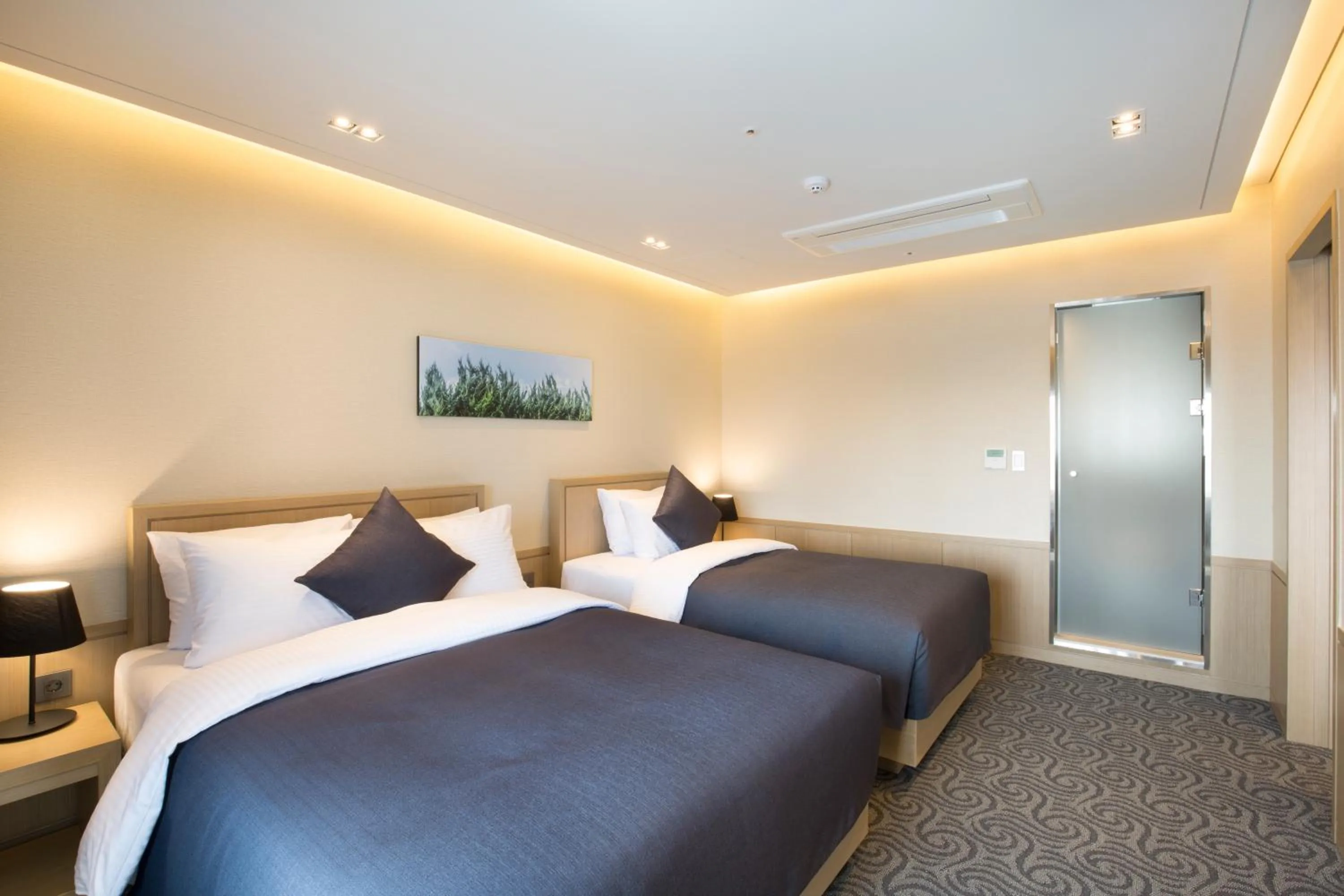 Shower, Bed in Hotel Foret Premier Nampo