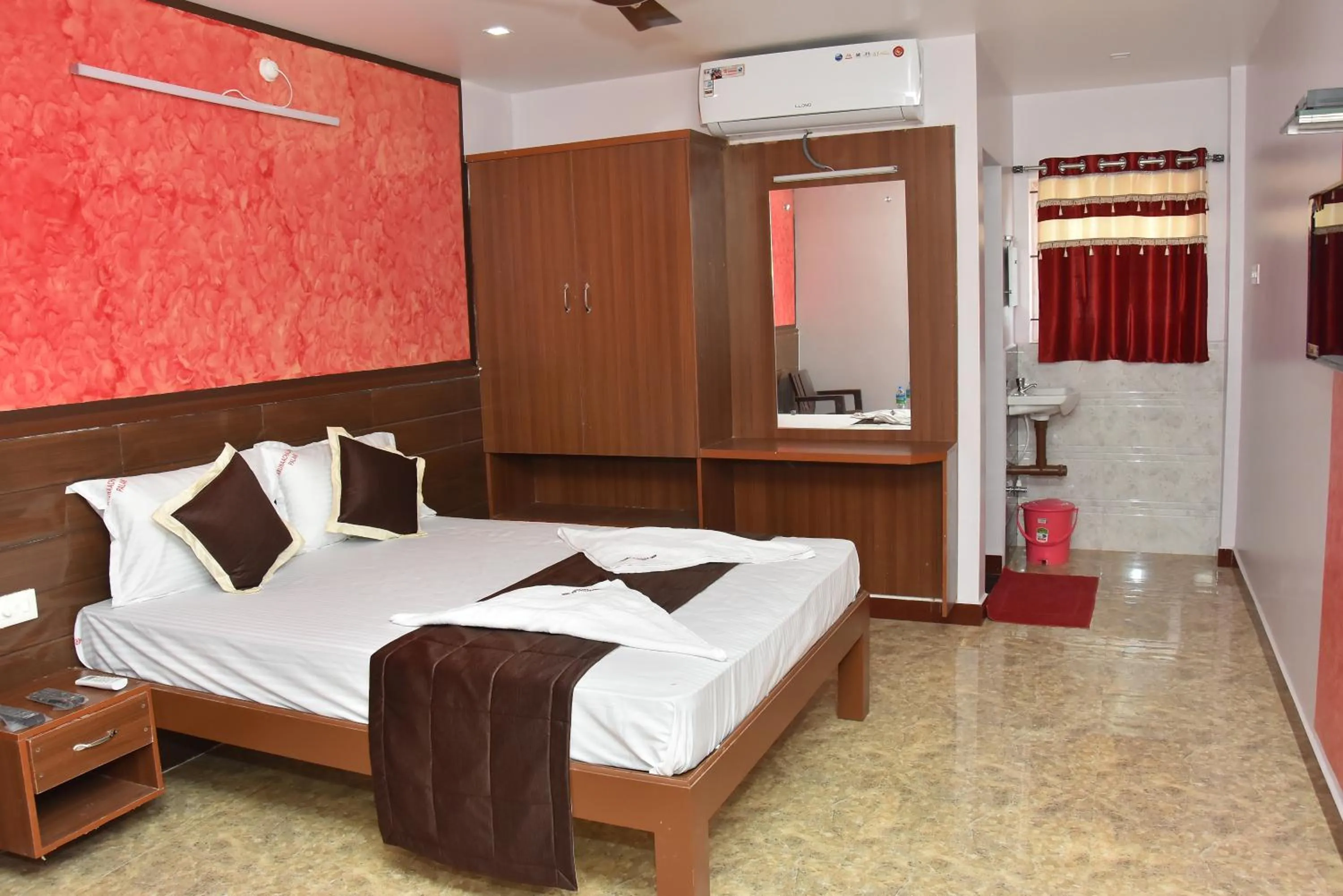 Arunaachalaa Inn