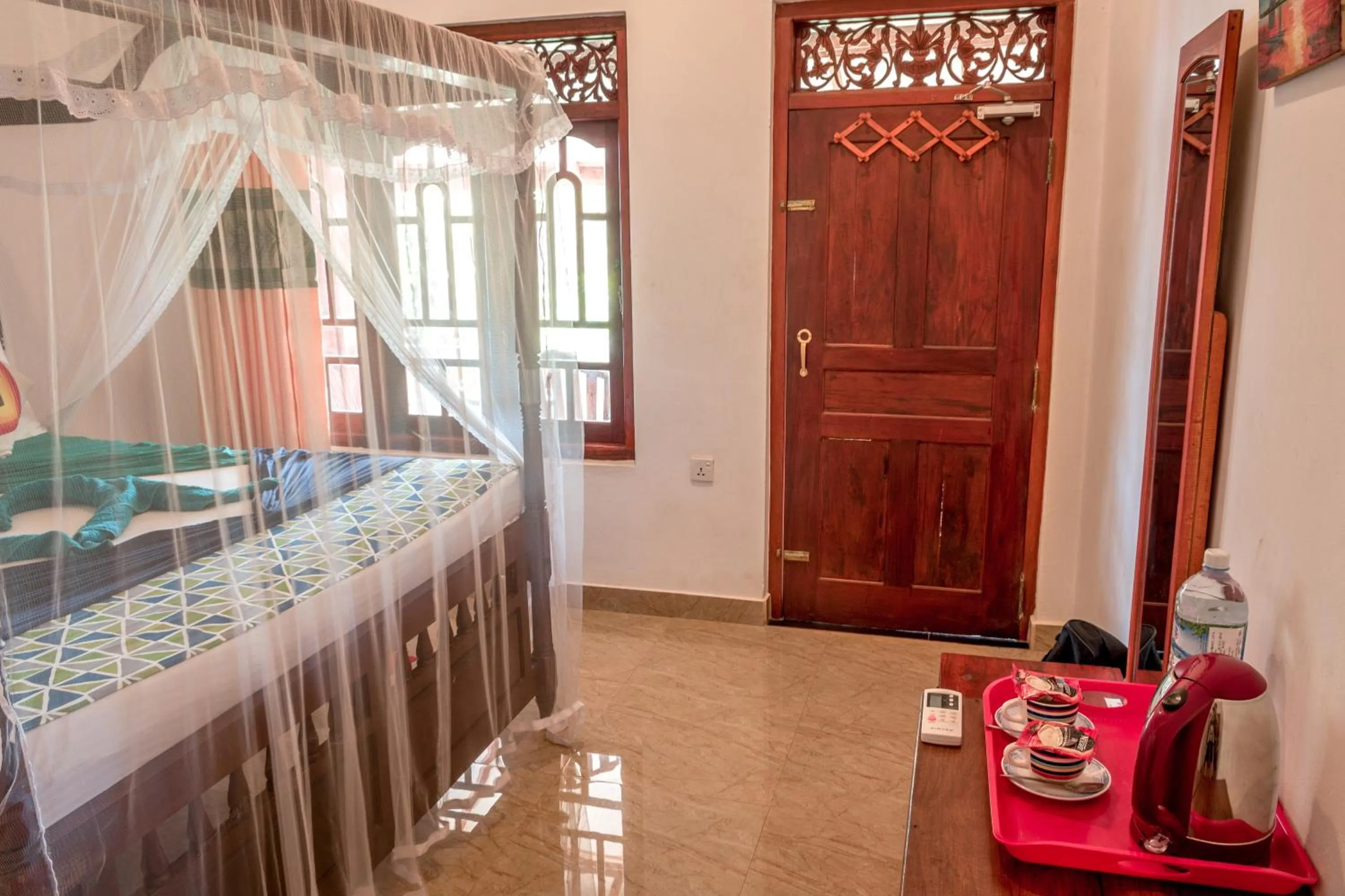 Photo of the whole room, Bed in Mama's place Mirissa