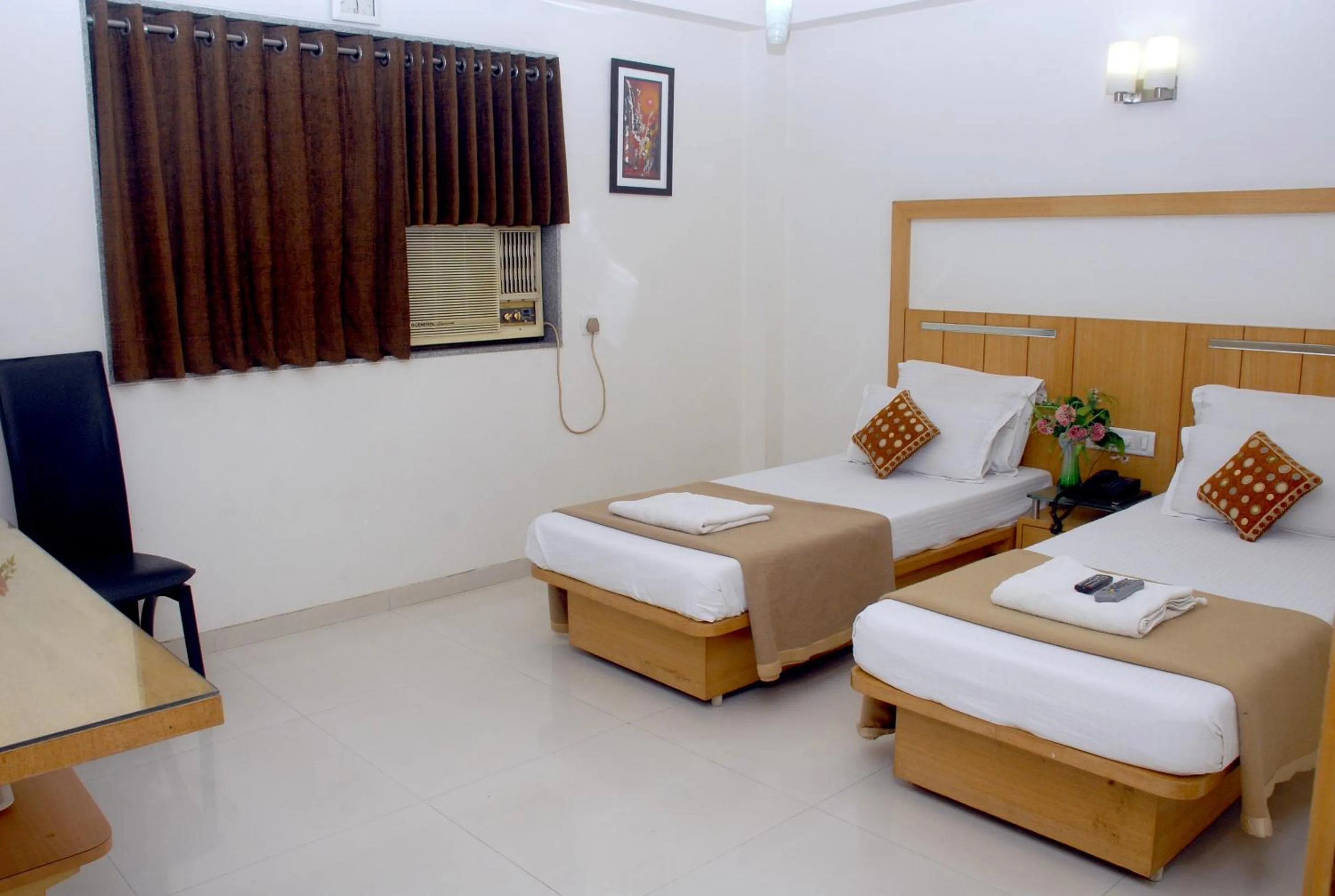 Bed in Hotel Happiness