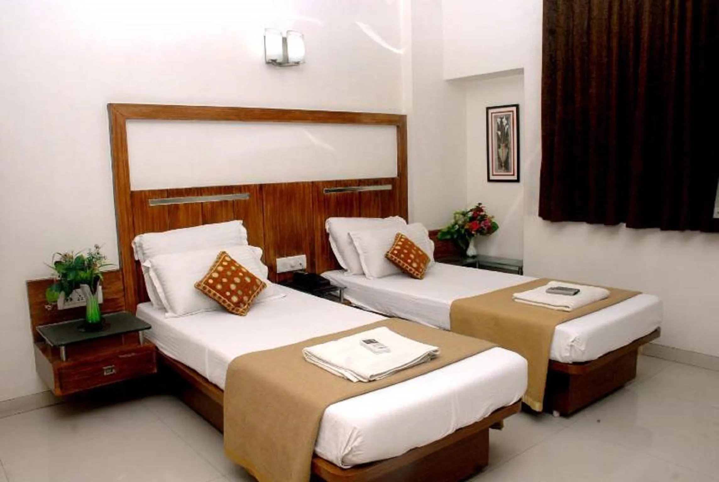 Bedroom, Bed in Hotel Happiness